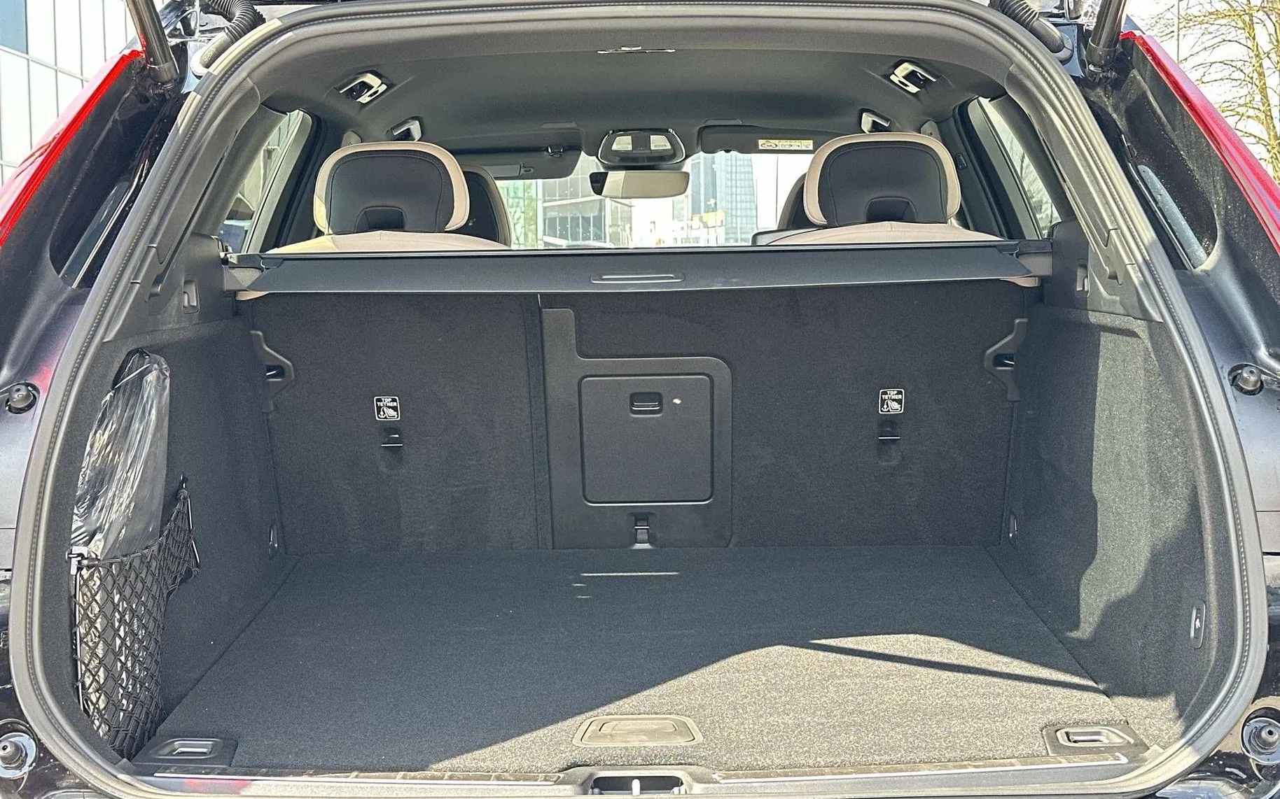 Notranja slika - Volvo XC60 - B5 P AWD Plus Dark Avt - 12
