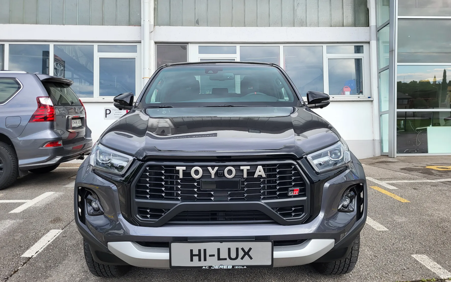Zunanja slika - Toyota Hilux - 2.8 D-4D GR SPORT - 6