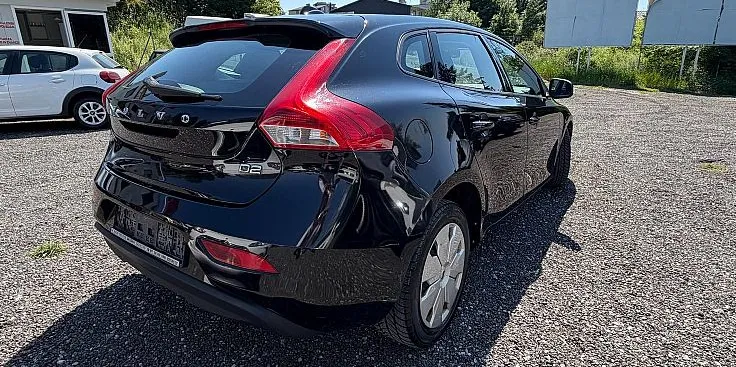 Zunanja slika - Volvo V40 - 2.0 + BREZ POLOGA TUDI ZA TUJCE Z VIZO - 3