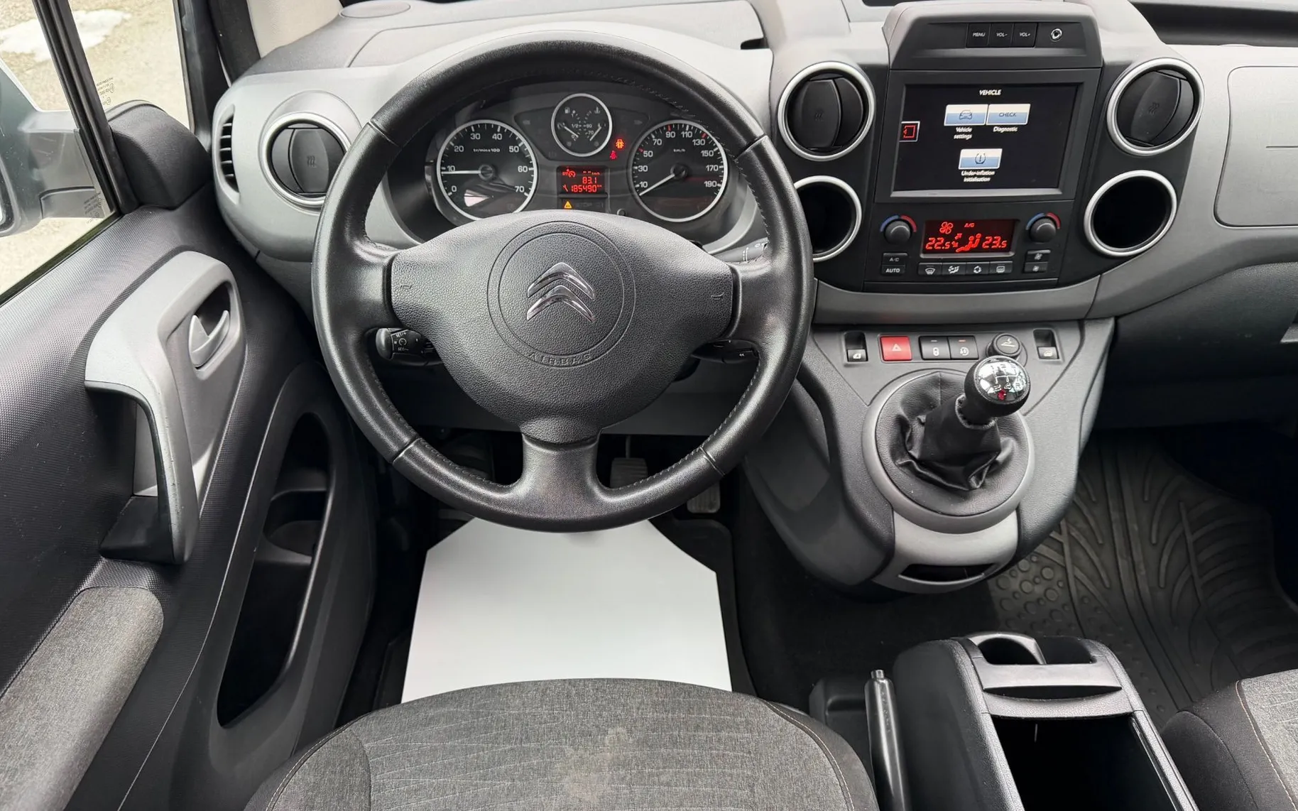 Zunanja slika - Citroën Berlingo - 1.6 BlueHDi SHINE SLO 2.LASTNIK AVTO.KLIMA - 16
