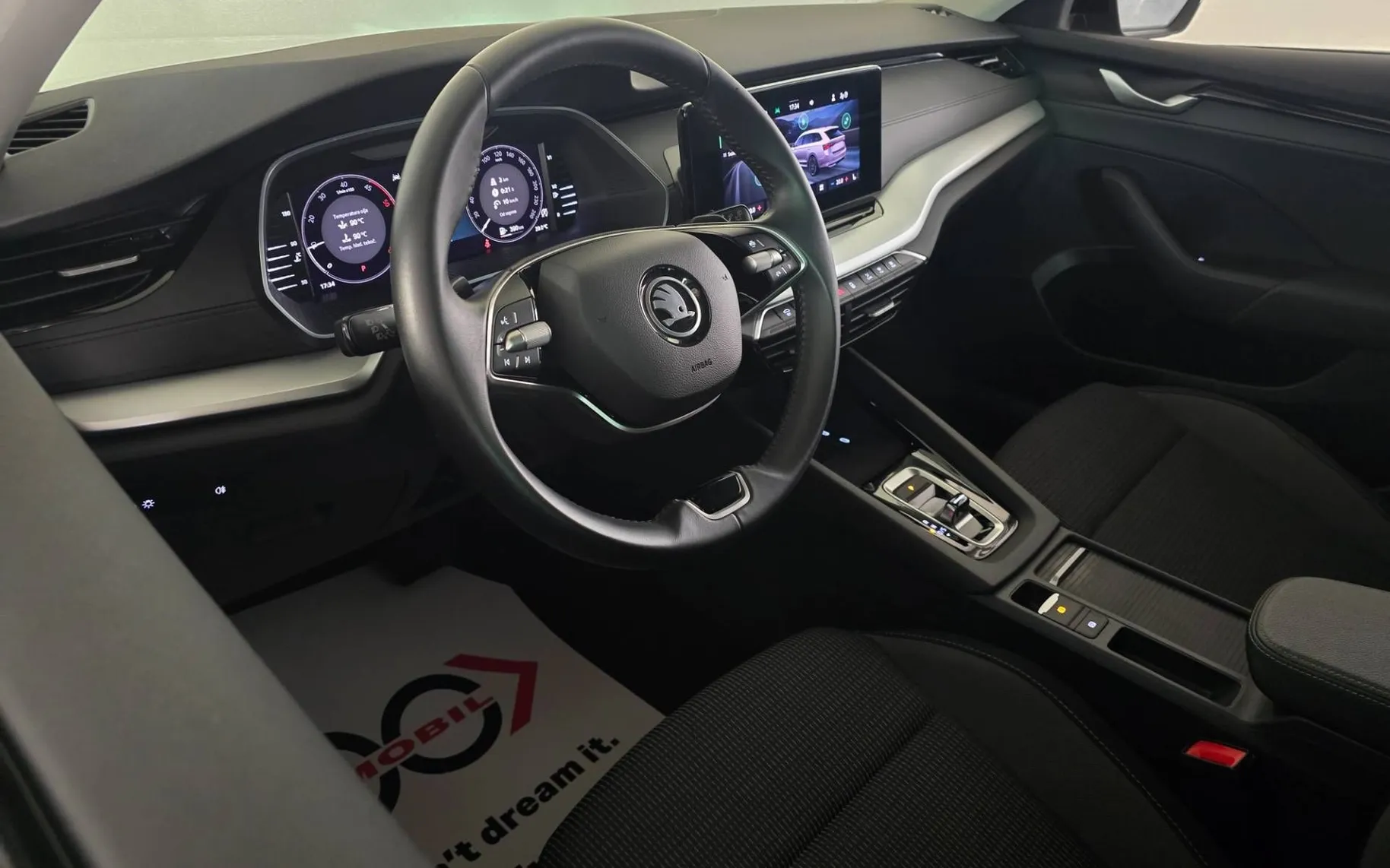 Notranja slika - Škoda Octavia - Combi 2.0 TDI Selection DSG - SLO - 9