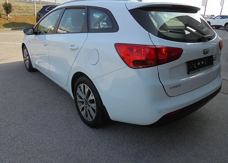 Zunanja slika - KIA Ceed - SW Benc. 1.6 GDi LX Champion - 5