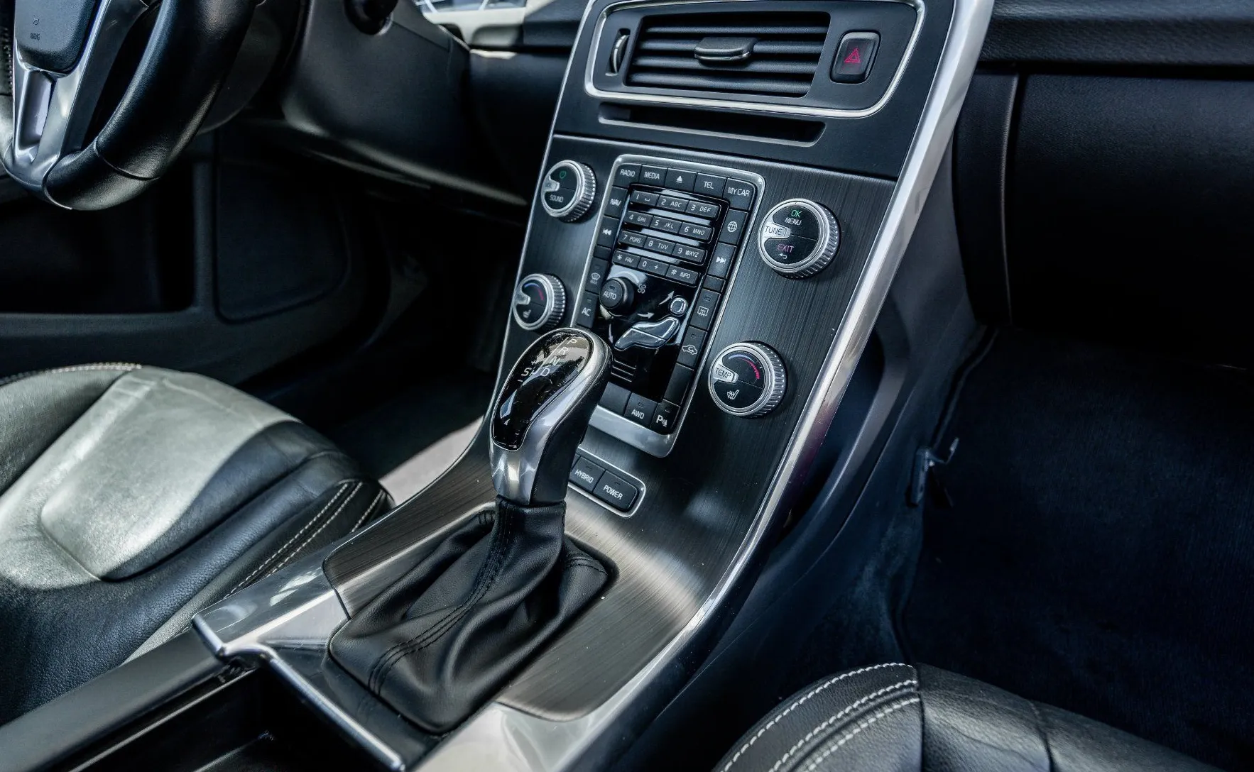 Zunanja slika - Volvo V60 - D6 2.4 TD TwinEngine AUT. tempomat navi senzorji - 19
