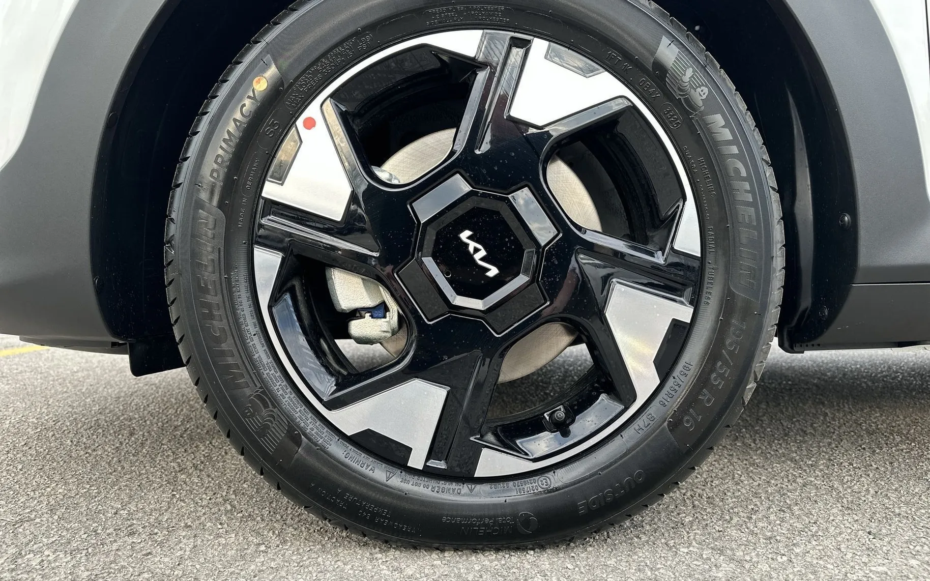 Notranja slika - KIA Stonic - 1.0 T-GDi LX Life M T... - 9