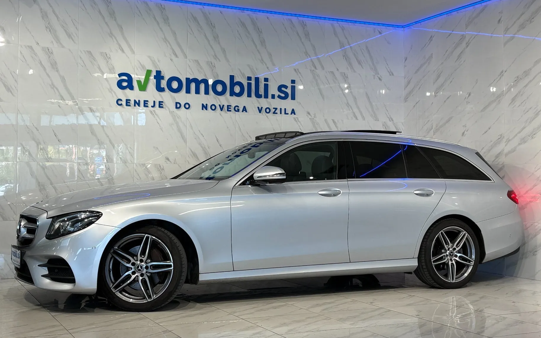 Zunanja slika - Mercedes-Benz E-Razred - 220d T AMG Line|Pano|360K|AmbientL|Gretje|Kljuka| - 2