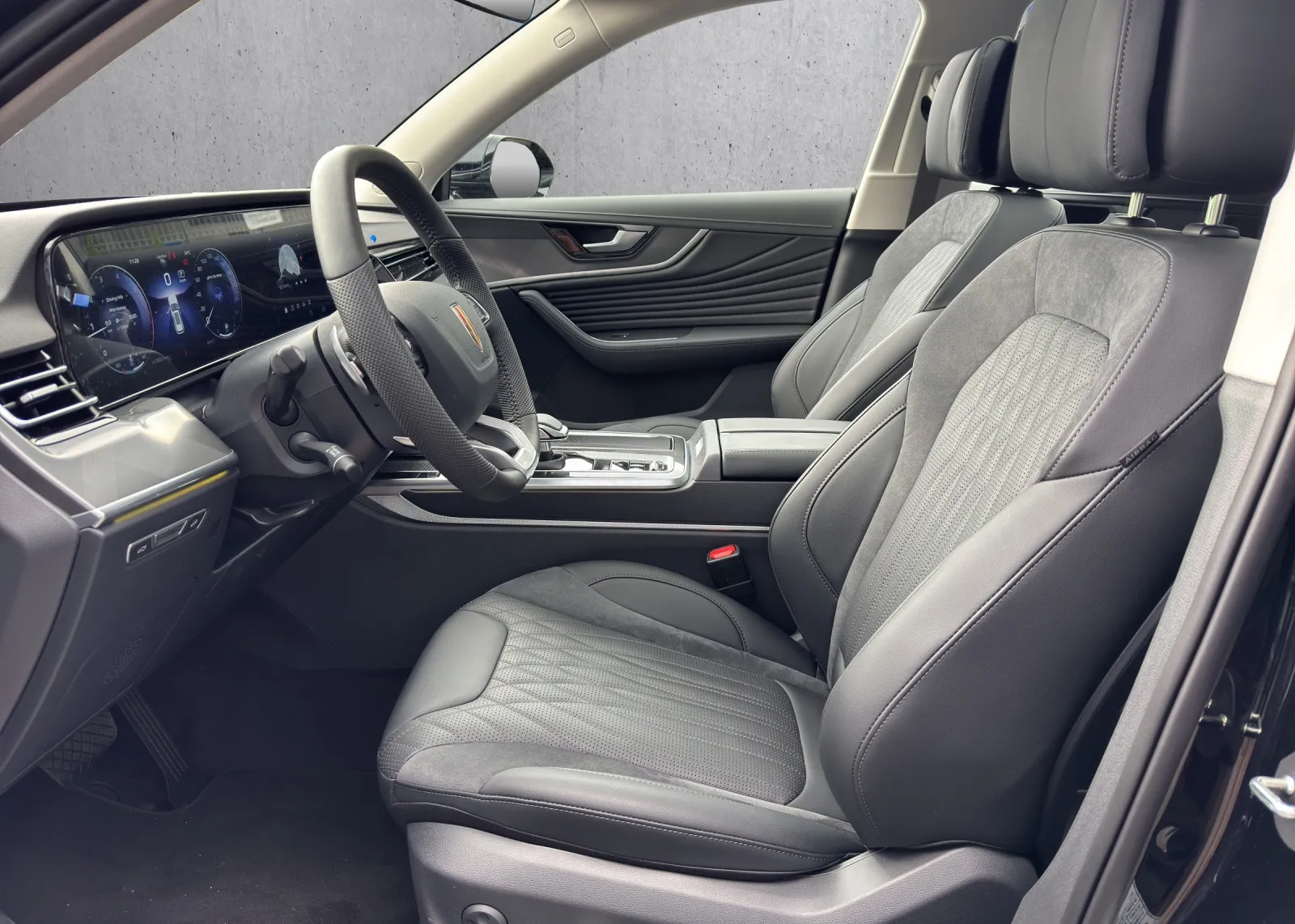Zunanja slika - Hongqi HS5 - 2.0T AWD + PANORAMA +KEYLESS+ BLIS + 360 + GRETJE - 6