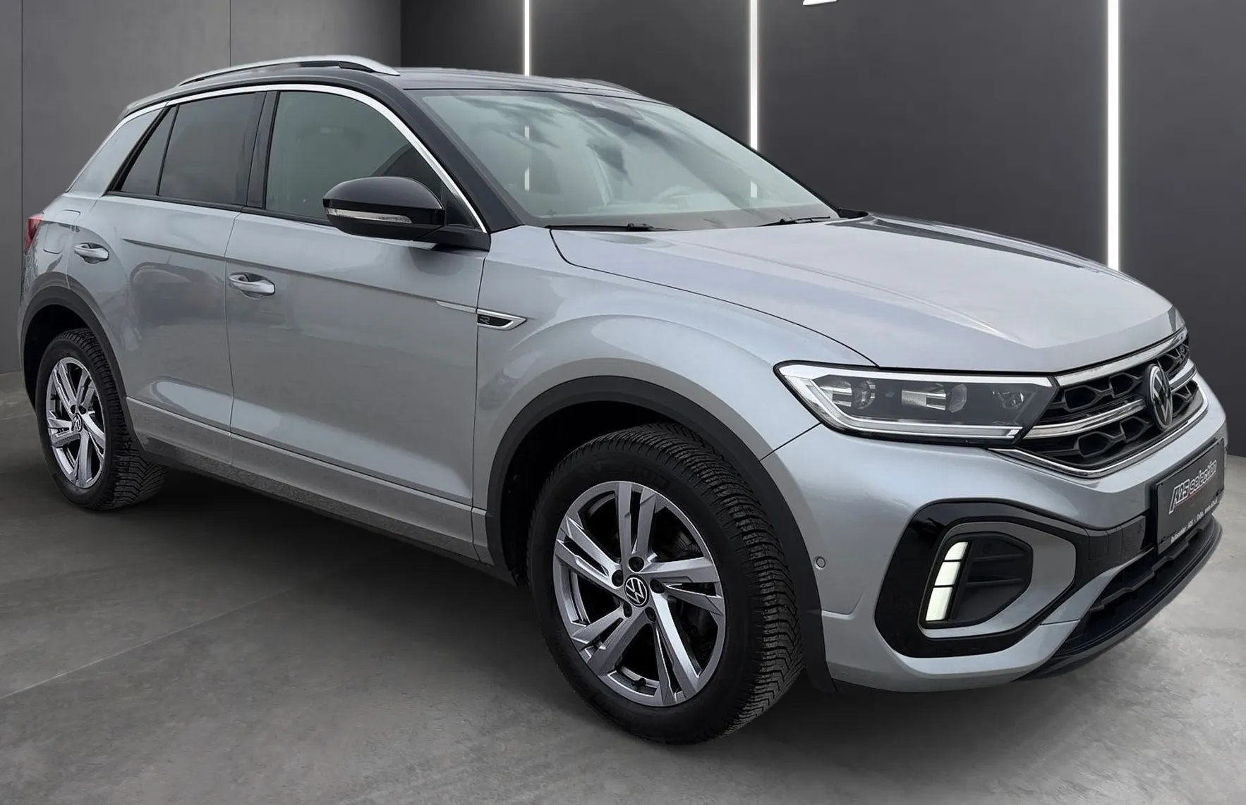 Zunanja slika - VW T-Roc - 1.0 TSI R-Line 85 KW-IQ Light-ACC-PDC-Vzvr.kamera - 2