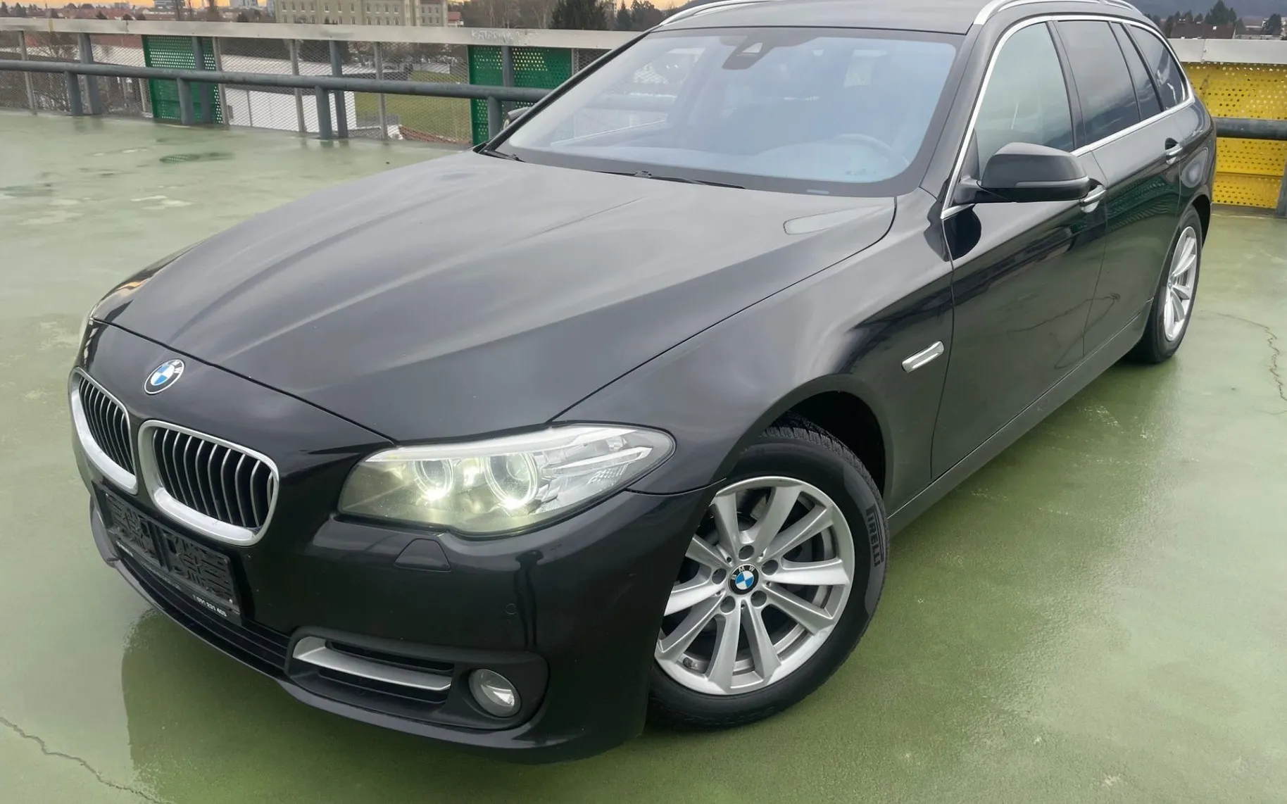 Zunanja slika - BMW Serija 5 - Touring: 520d 140 KW BI-XSENON.NAVI.USNJE.PDC S+Z - 1