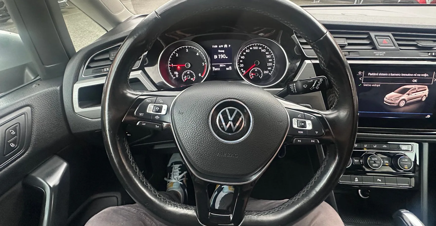 Zunanja slika - Volkswagen Touran - 2.0 TDI DSG.NAVI.KAMERA.NAREJEN VEL.SERVIS+MENJALN - 7