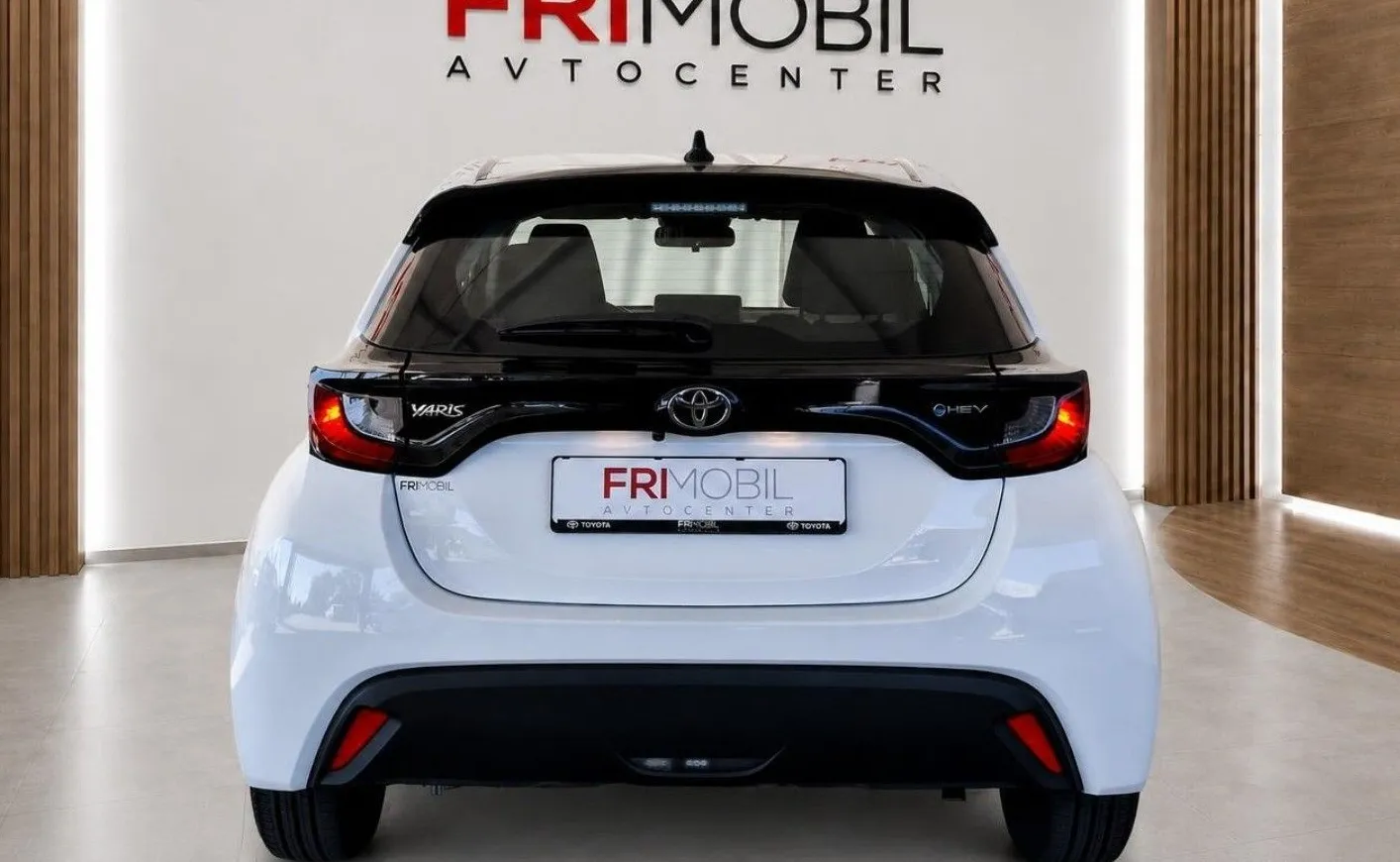 Zunanja slika - Toyota Yaris - Hybrid 1.5 VVT-i Luna •Slovensko vozilo•1.lastnik• - 6