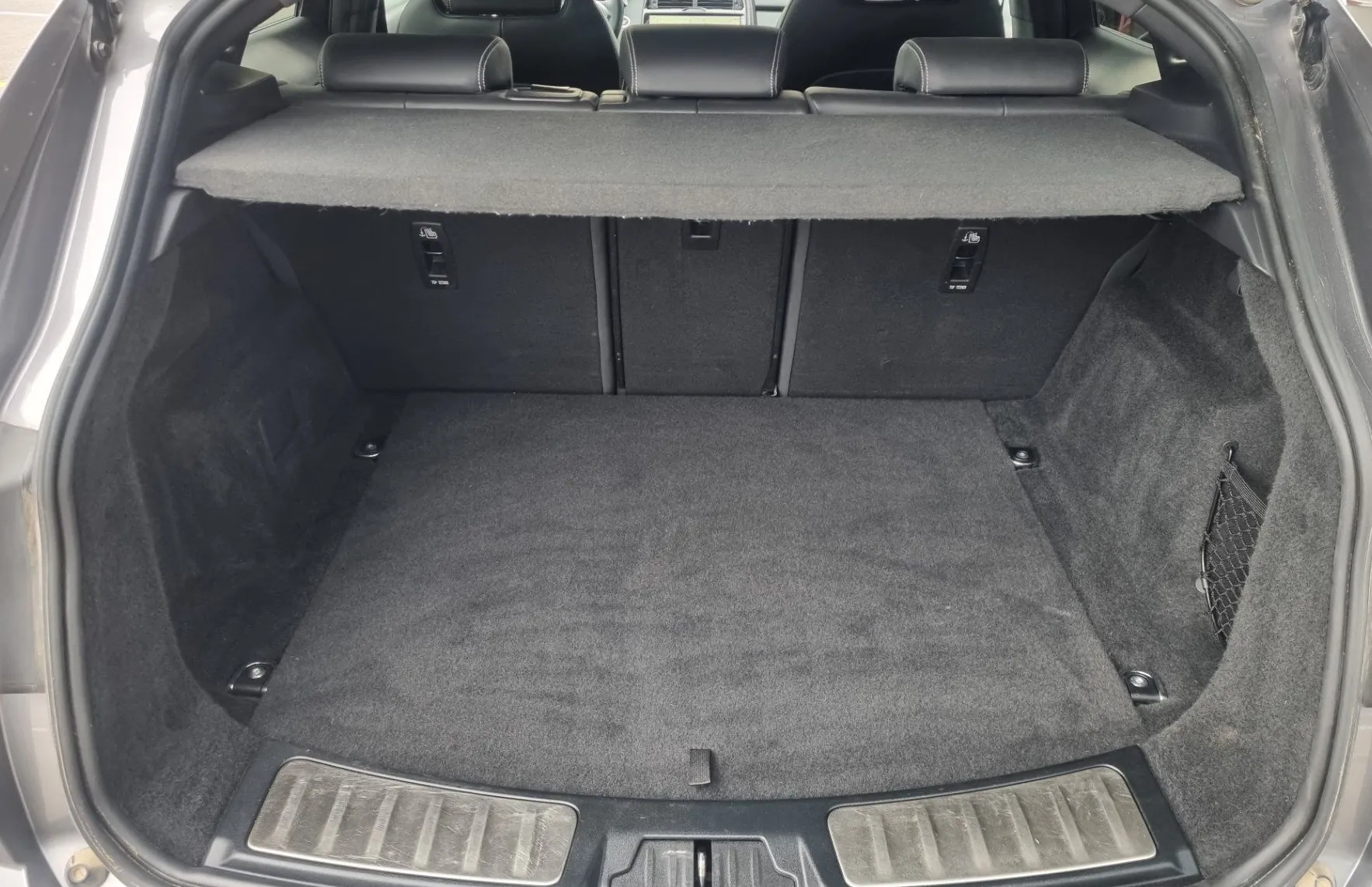 Zunanja slika - Jaguar E-PACE - 2.0 D165 MHEV R-DYNAMIC AWD - AVTOMATIK - ODLIČEN - 13