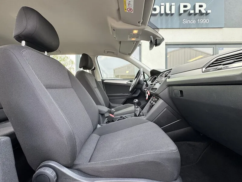 Zunanja slika - Volkswagen Tiguan - 2.0 TDI BMT ComfortlineED 115KM OPR. VELIKI SERVIS - 12