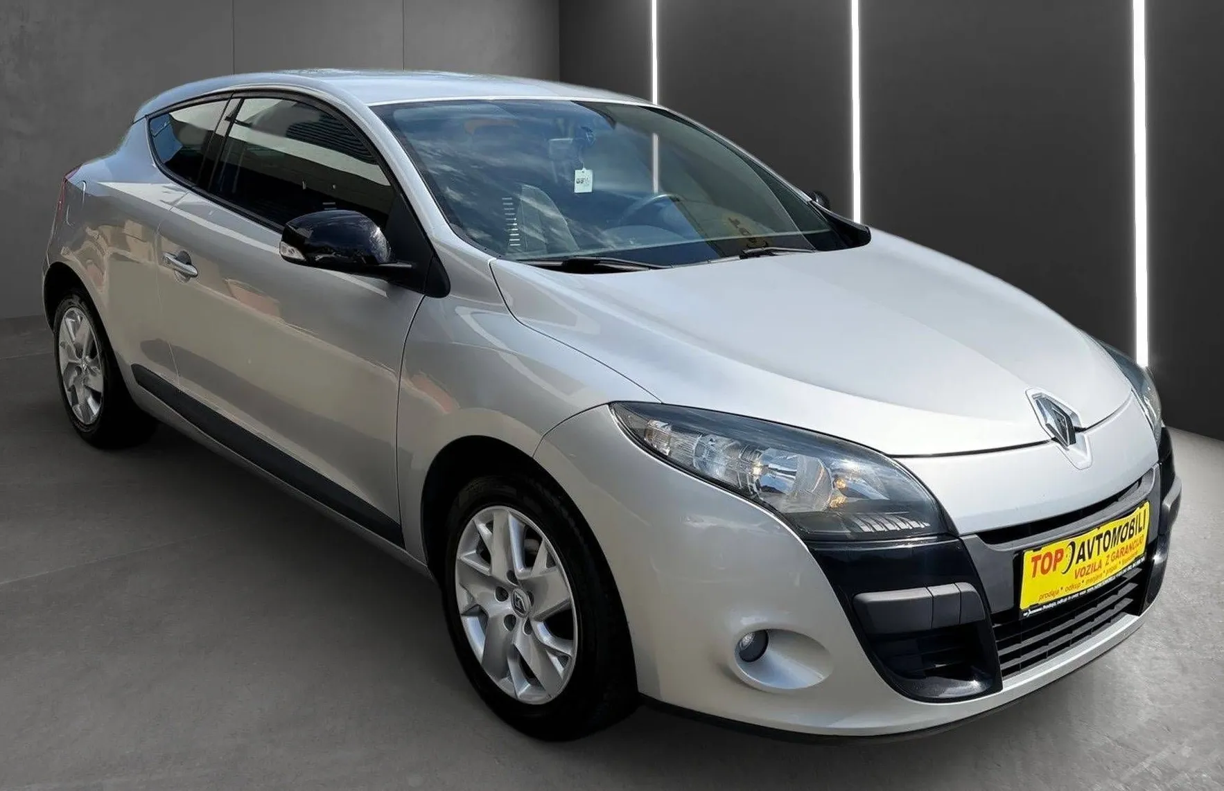Zunanja slika - Renault Mégane - Megane 1.6 16V SLOVENSKO VOZILO REDNO SERVISIRANO TOP... - 10
