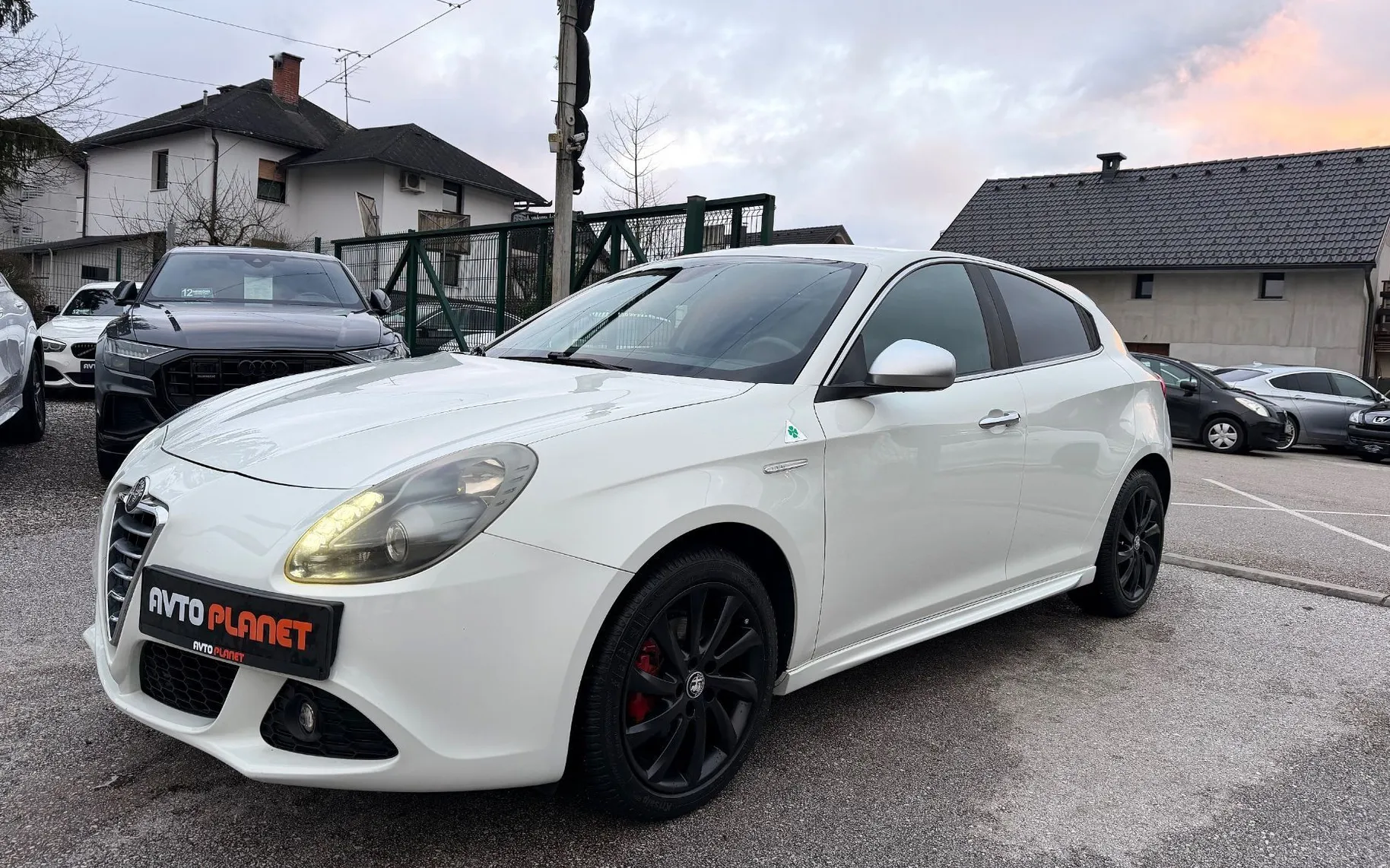 Zunanja slika - Alfa Romeo Giulietta - 1.4 TB 16v Distinctive Sport 3 SLO.VOZILO LED A17 - 4