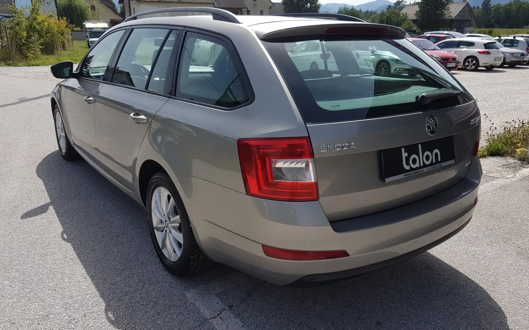 Zunanja slika - Škoda Octavia - Combi 4x4 1.6 TDI Ambition - 7