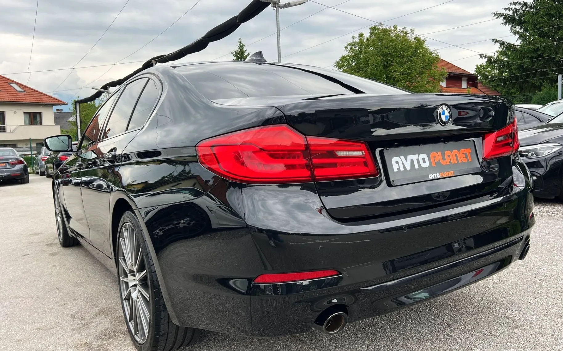 Zunanja slika - BMW Serija 5 - : 520d AUT. SPORTLiNE FULL LED HEADuP ŠIBEDAH ALU20 - 2
