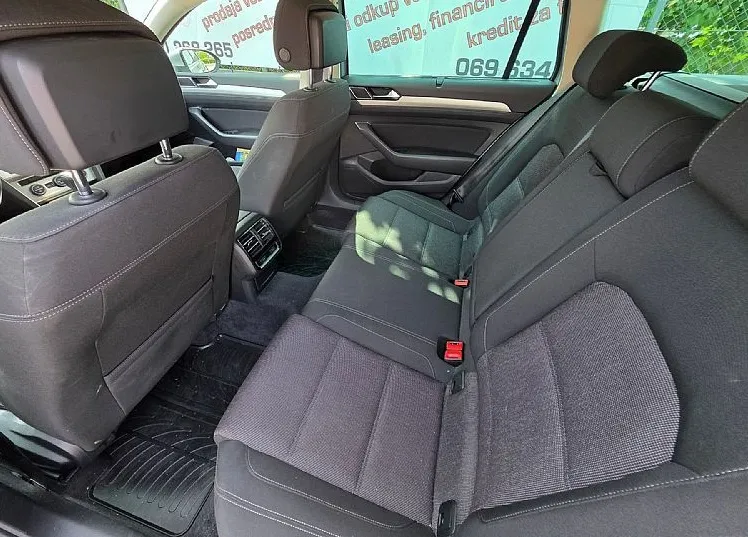 Zunanja slika - VW Passat - Variant 1.6 TDI DSG HIGHLINE LED-NAVI-VIRTUAL-ALU PLATIŠČA - 14