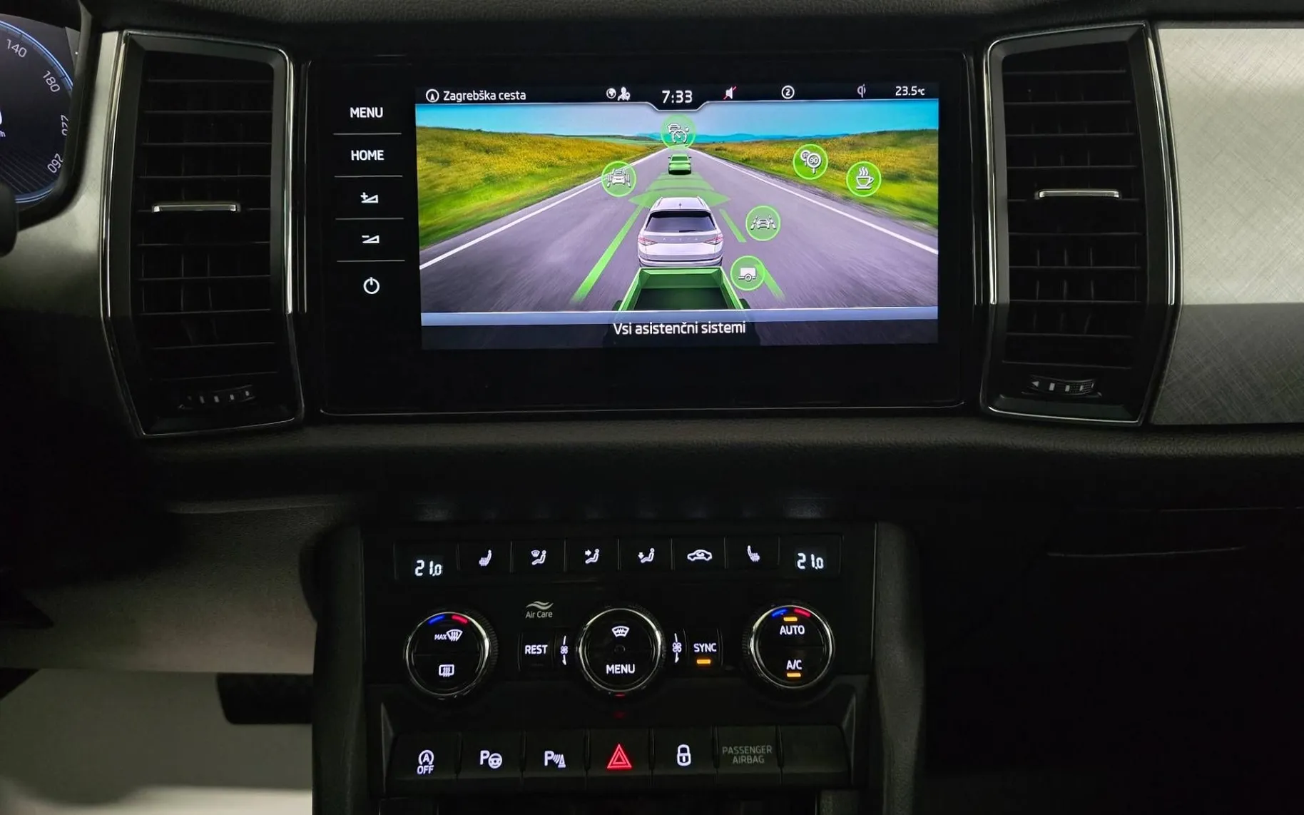 Notranja slika - Škoda Kodiaq - 4x4 2.0 TDI Ambition Tour DSG - Matrix.virtual.ACC - 17