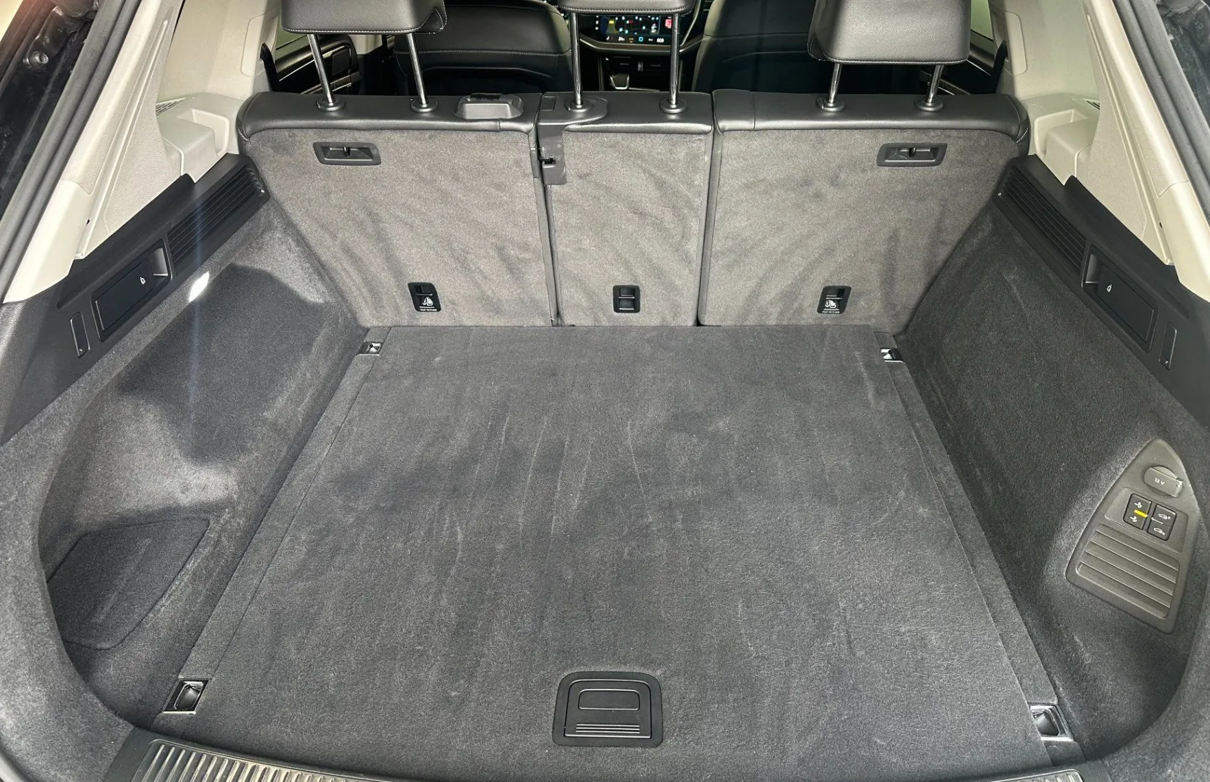 Zunanja slika - Volkswagen Touareg - Volkswagen  Elegance 3.0TDI 170kW.NEMŠKI.KA - 6