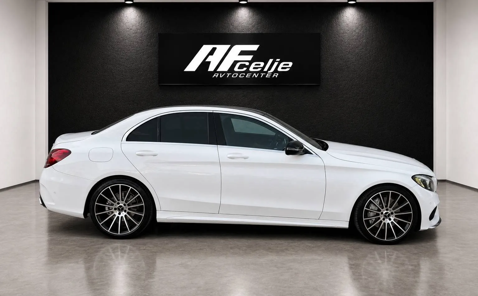Zunanja slika - Mercedes-Benz C-Razred - 250CDI-AUT-63 AMG LOOK-LIZING ZA TUJCE-FUL LED - 4