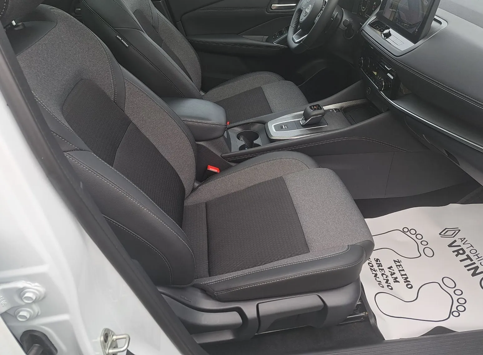 Zunanja slika - Nissan Qashqai - 1.3 DIG-T 158 X-Tr. N-CONNECTA COLD CONFORT SUN - 6