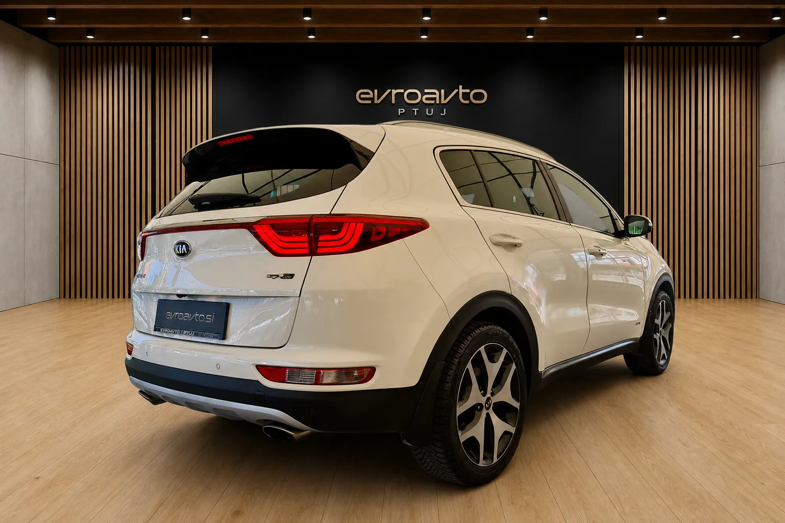 Zunanja slika - KIA Sportage - 4WD 1.6 T-GDI GT-Line•1 Lastnik•Slovensko poreklo. - 5