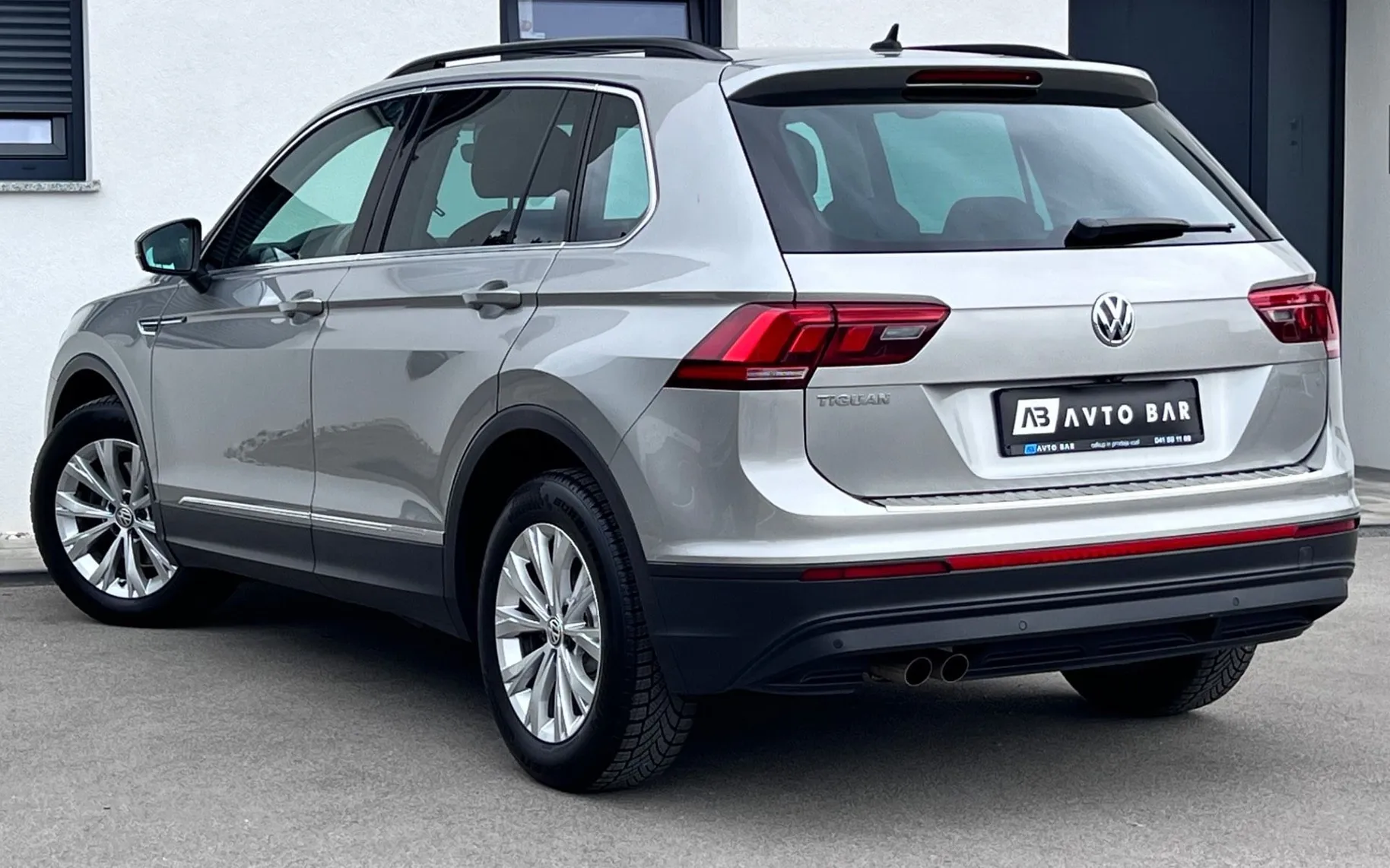 Notranja slika - Volkswagen Tiguan - 1.4 TSI+1.LAST+SLO+LED+ACC+R.KAMERA - 7