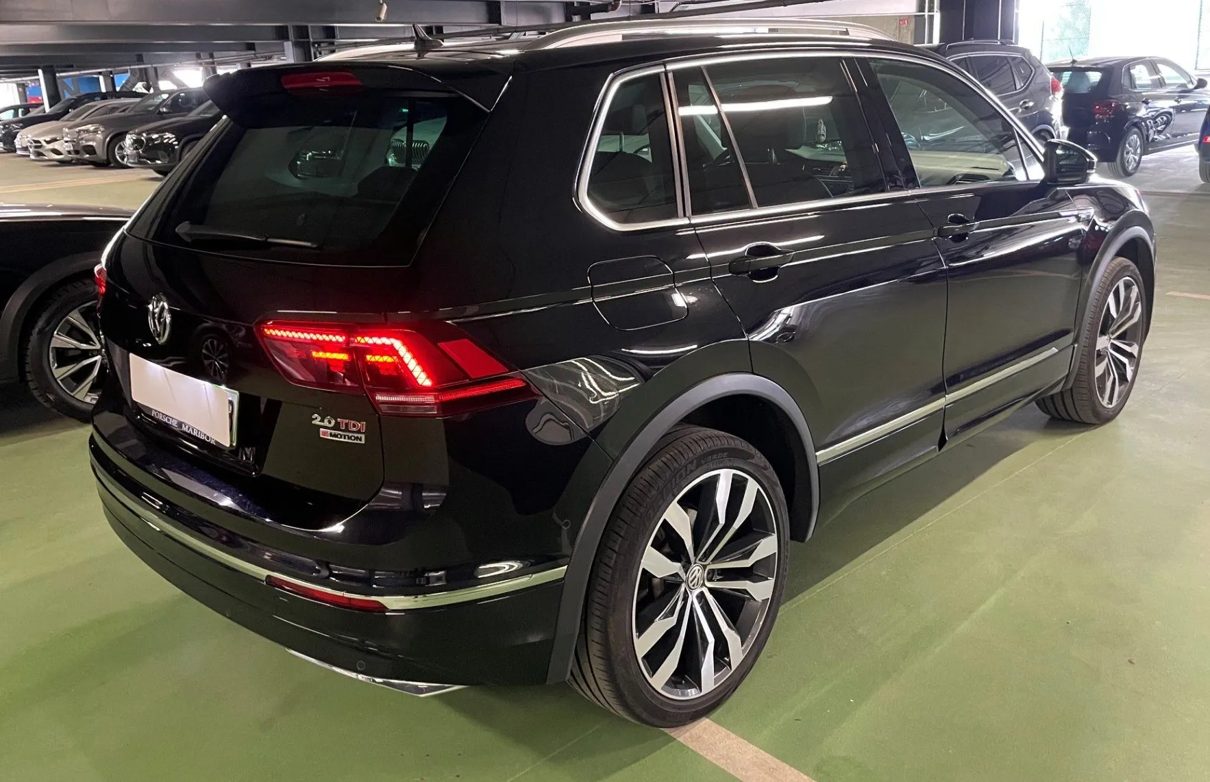 Zunanja slika - Volkswagen Tiguan - R-LINE 2.0 TDI BMT 176 KW DSG NAVI.2XPDC.KAMERA - 4
