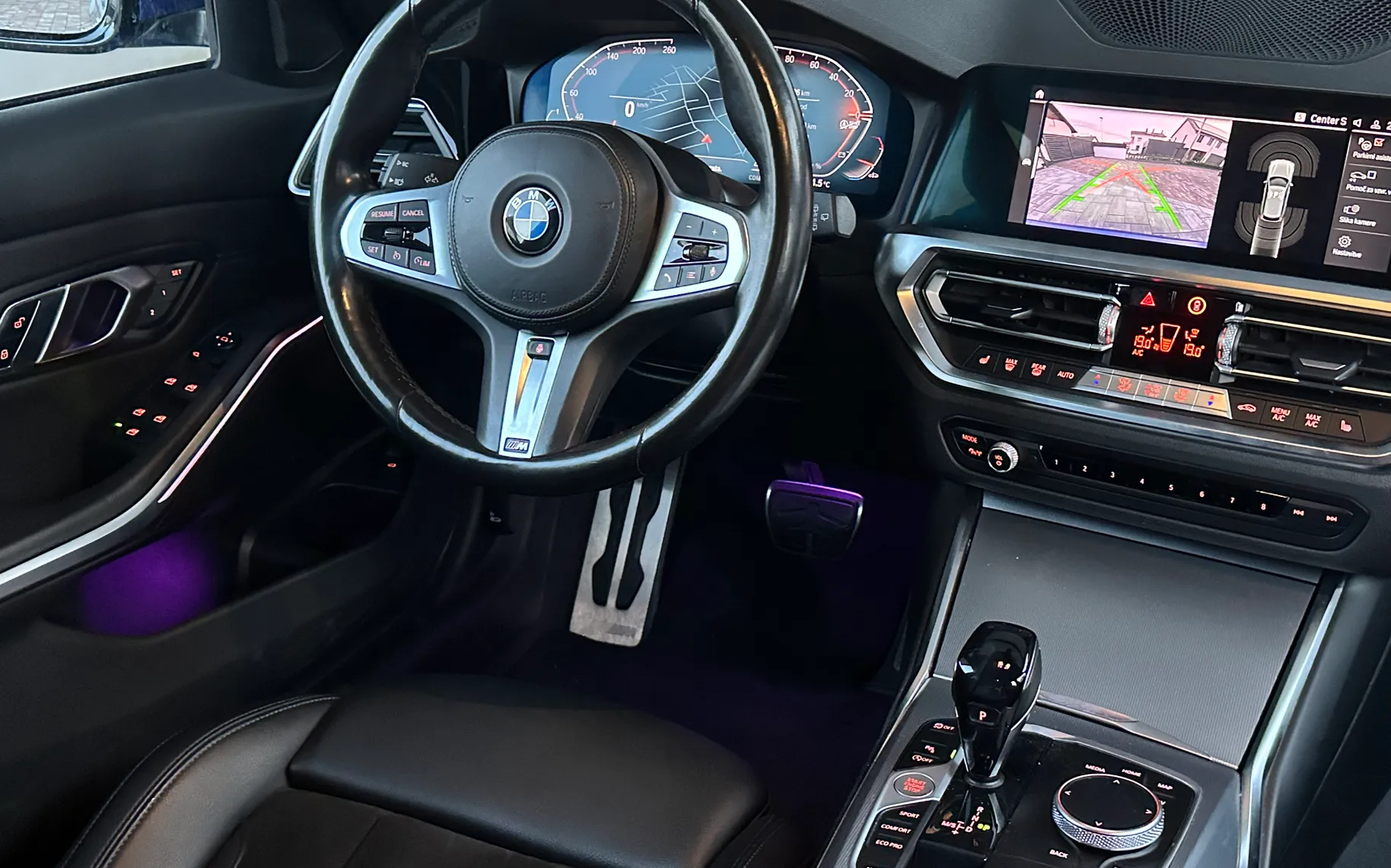 Notranja slika - BMW Serija 3 - BMW  Touring: M-SPORT AUT|LASER|CARPLAY|KEYLESS| - 7