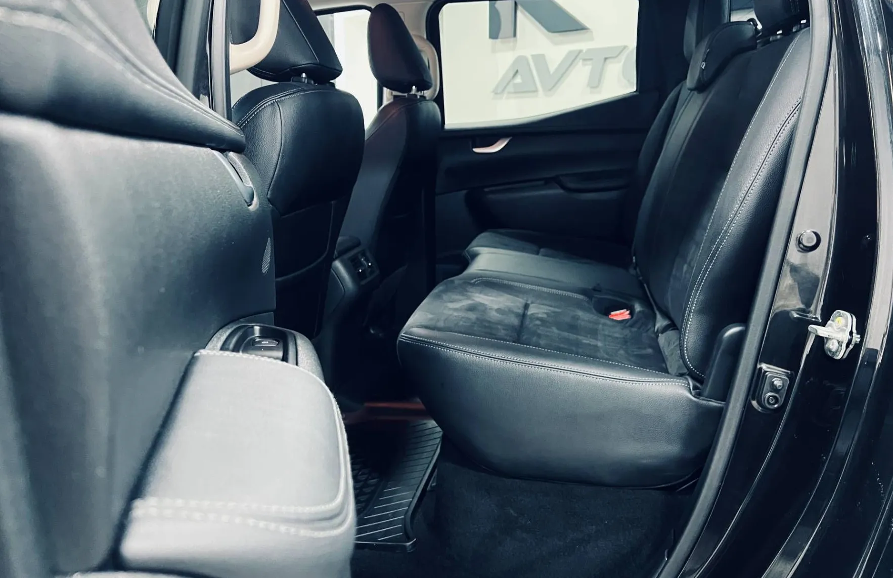 Zunanja slika - Mercedes-Benz X-Razred - 250 - 9
