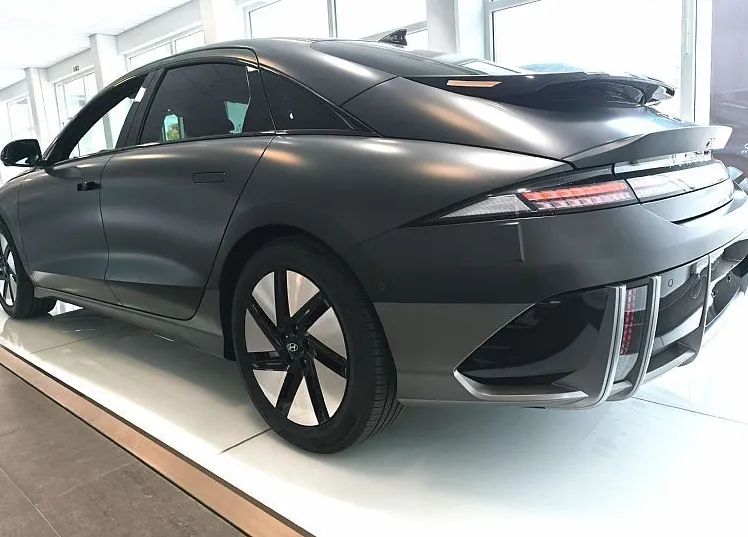 Zunanja slika - Hyundai Ioniq 6 - BEV 77KWH IMPRESSION-MAT-AKT.T.-HEAD UP-V2L-VIDEO - 4