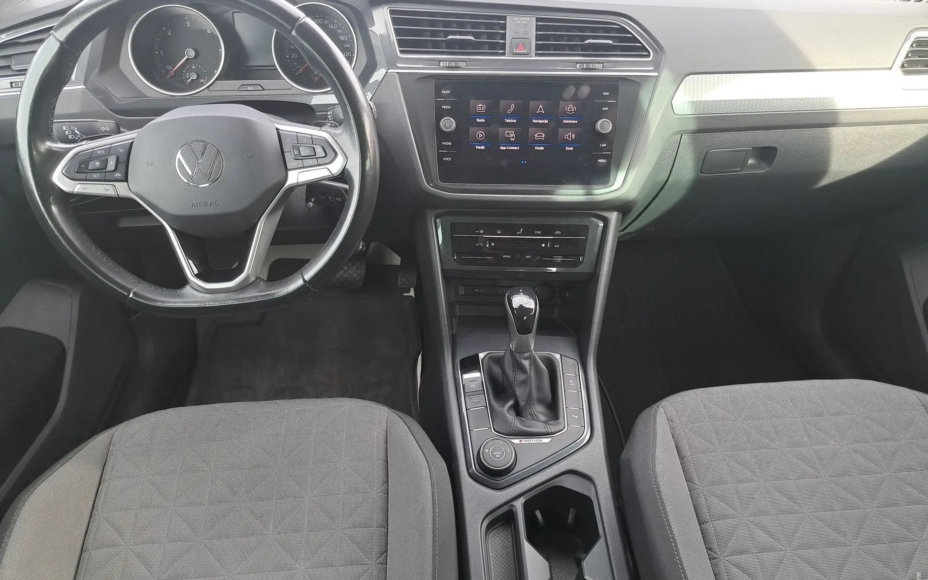 Notranja slika - Volkswagen Tiguan - 2.0 TDI 4M DSG - 10