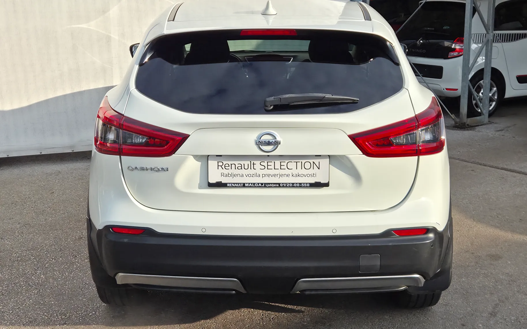 Zunanja slika - Nissan Qashqai - 1.2 DIG-T KAMERA 360 LANE ASSIST VSA ZGODOVINA LED - 5