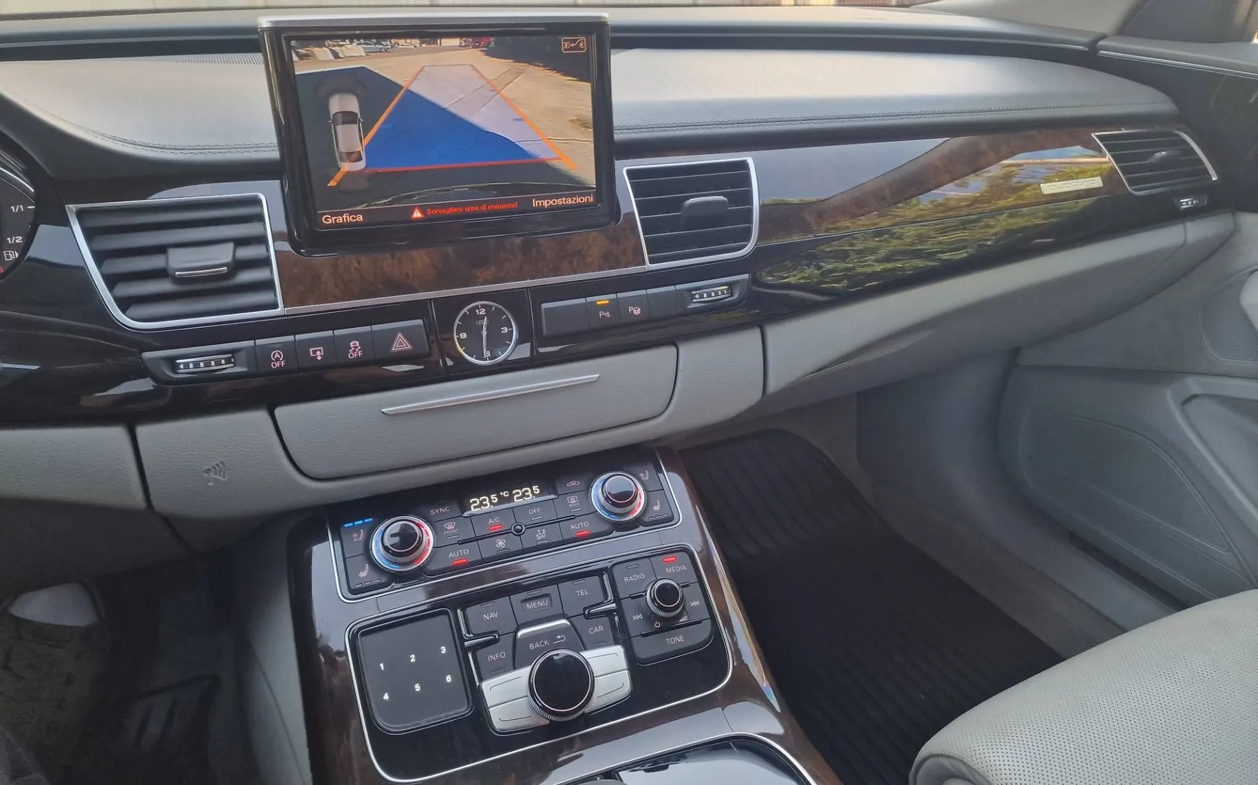 Notranja slika - Audi A8 - quattro 3.0 TDI MATRIX-SOFT POLOG 2400 - 10