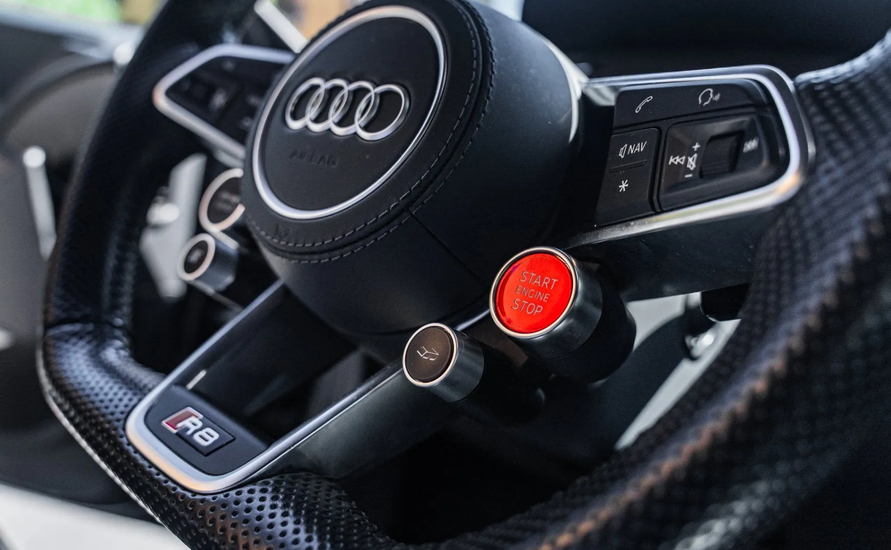 Zunanja slika - Audi R8 - V10+ - Keramika - Bang Olufsen - Karbon - Laser - 16