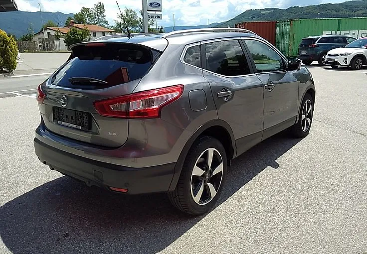 Zunanja slika - Nissan Qashqai - 4WD 1.6 dCi 360 -45- - 3