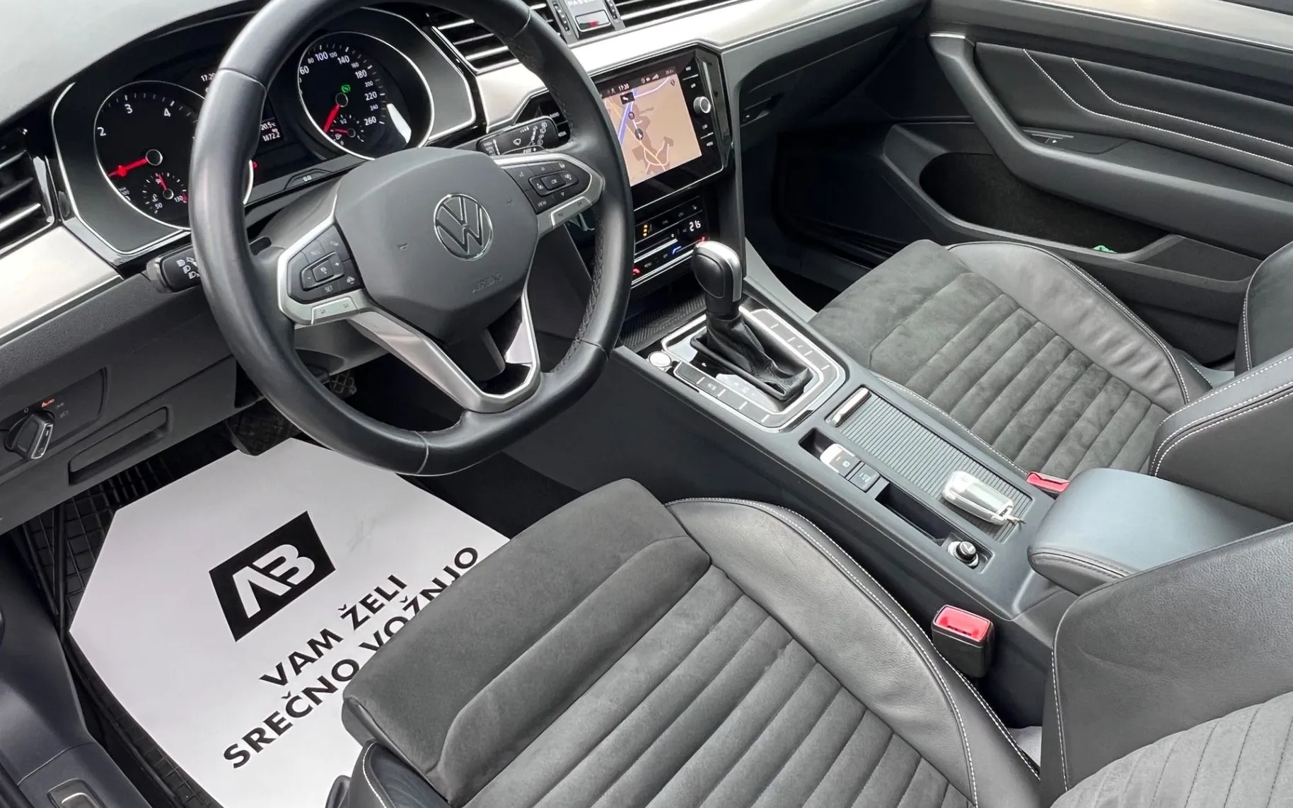 Notranja slika - Volkswagen Passat Variant - 2.0 TDI+HIGHLINE+ACC+F1+R.KAMERA+SAMO 25.241km - 9