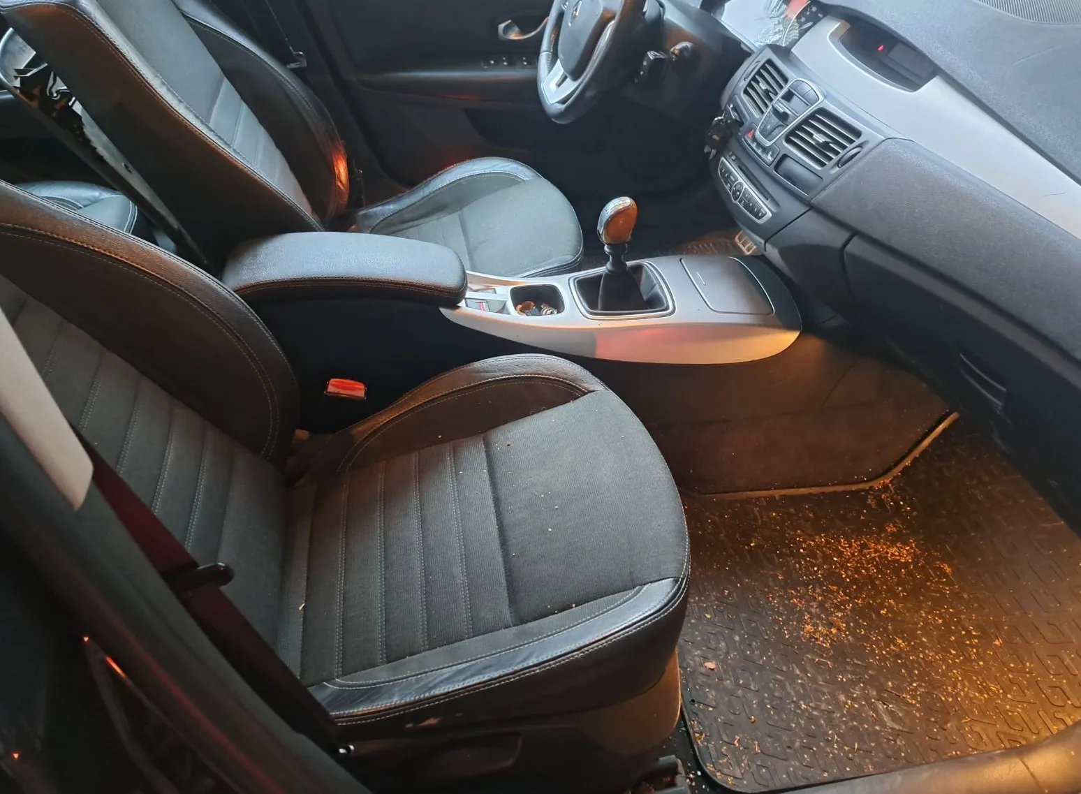 Zunanja slika - Renault Laguna - Dynamique dCi 150 - 9
