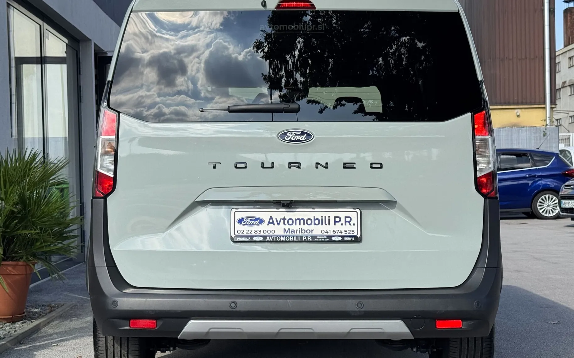 Zunanja slika - Ford Tourneo Courier - 1.0 EcoBoost ACTIVE AVT. AKTIVNI TEMPOMAT SLO - 16