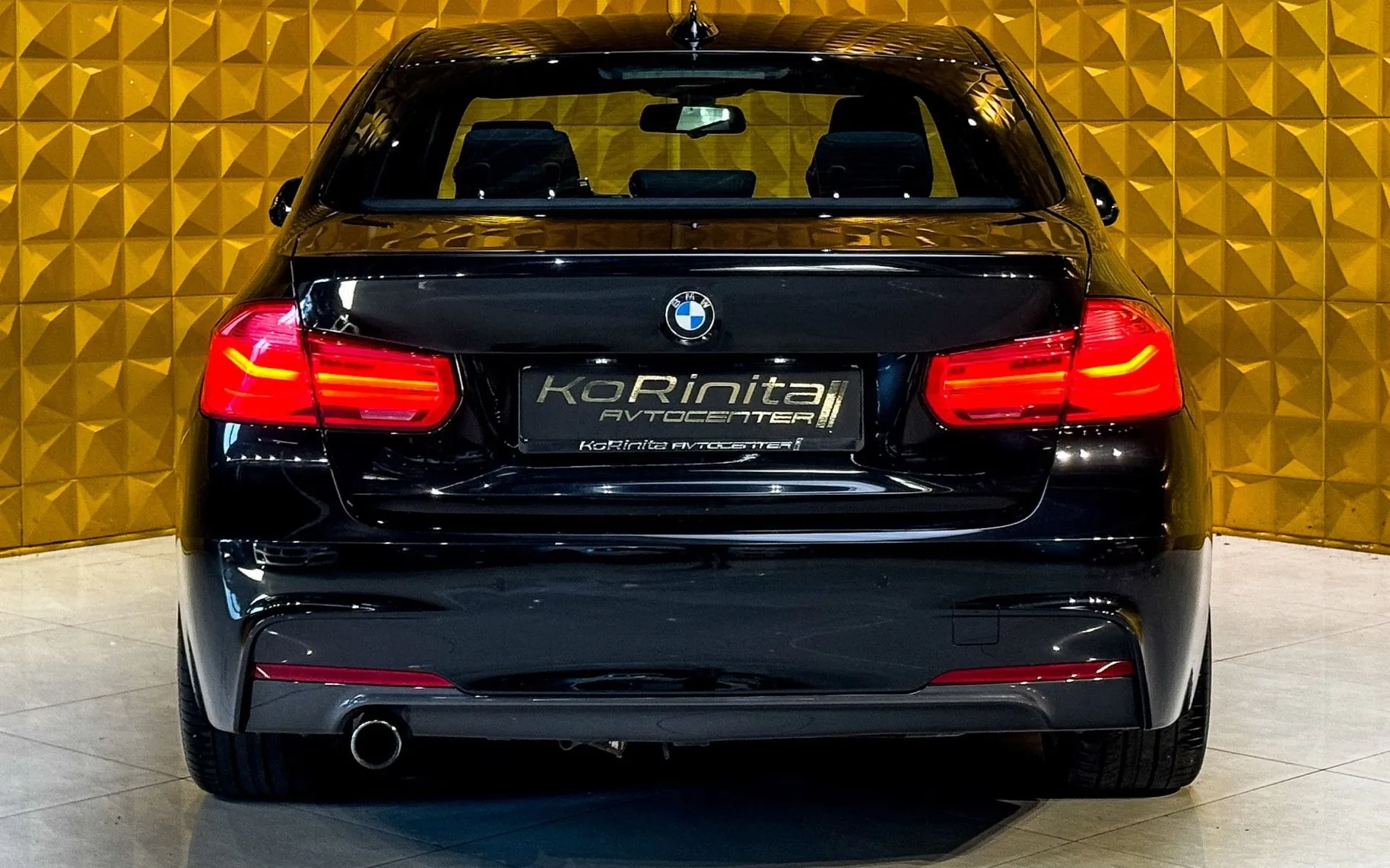 Notranja slika - BMW serija 3: - 316d M Sport - NAV-TEMP-ALCANTARA-GRETJE SEDEŽEV - 10