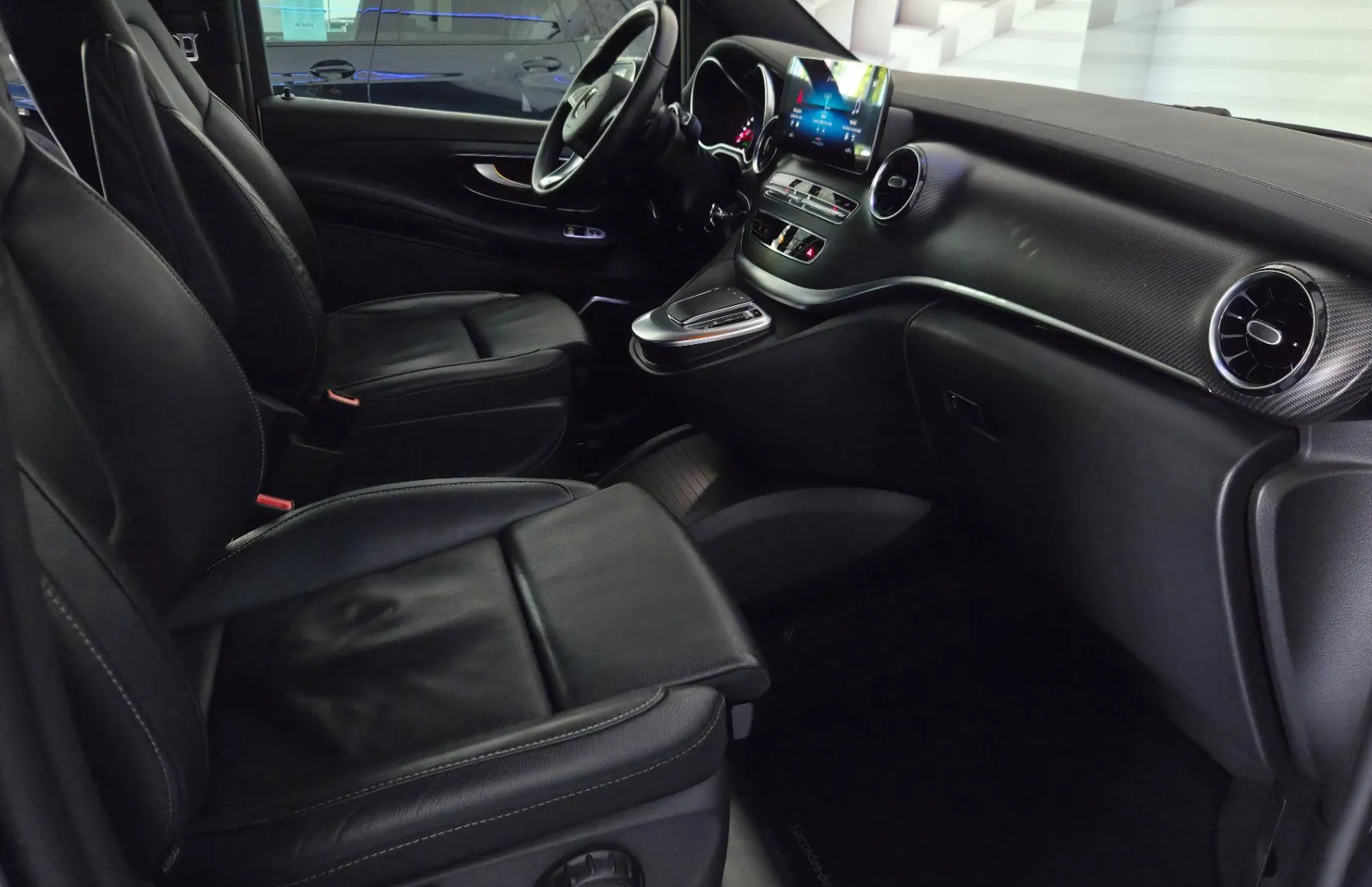 Zunanja slika - Mercedes-Benz V-Razred - V 300 d Avt-KAM360-BURMESTER-2X DRSNA-LED - 13
