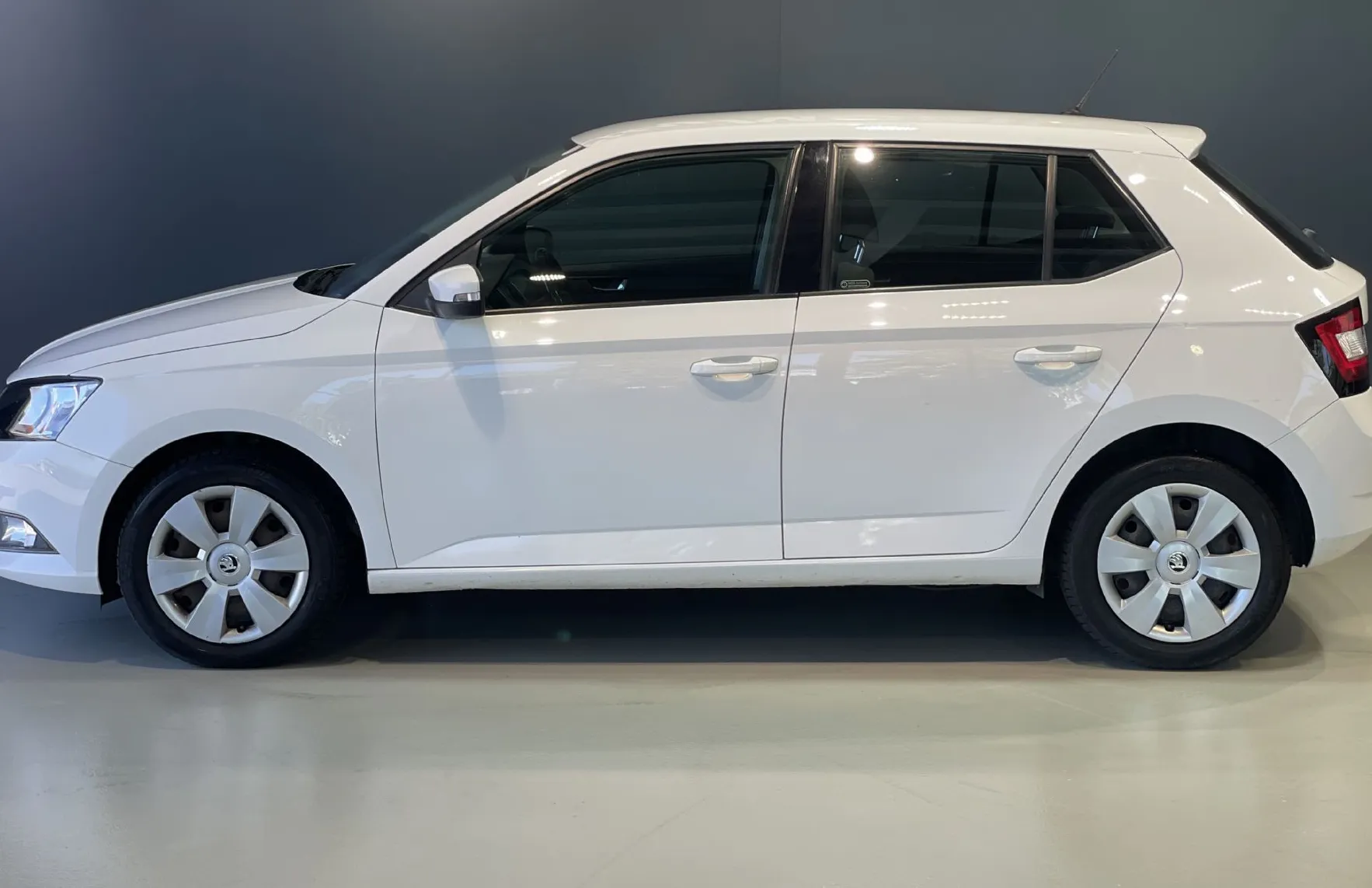 Zunanja slika - Škoda Fabia - 1.4TDI-KLIMA-TEMPOMAT-TOUCH SCREEN - 5