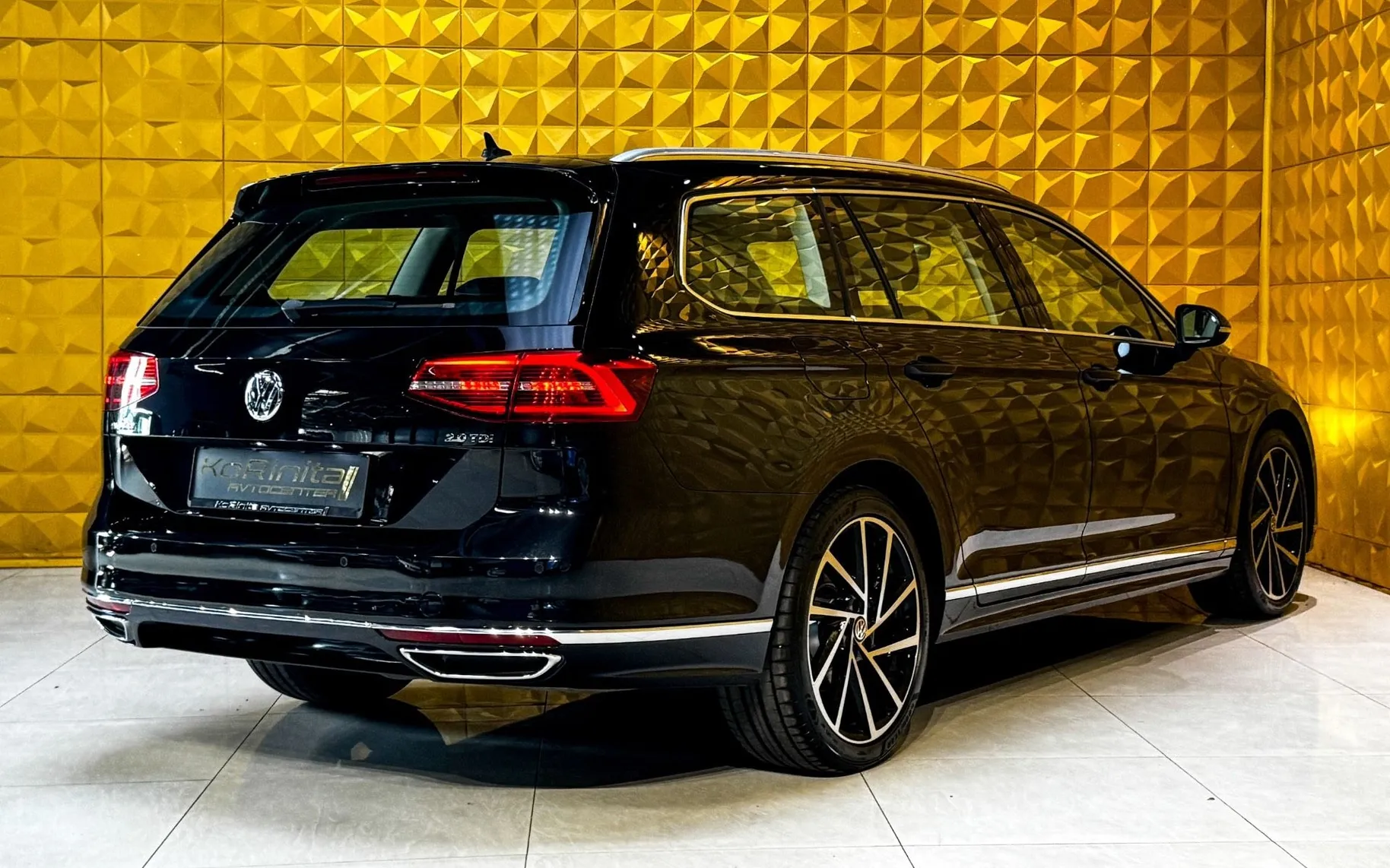Notranja slika - Volkswagen Passat Variant - 2.0 TDI BMT R-Line Edition DSG - 11