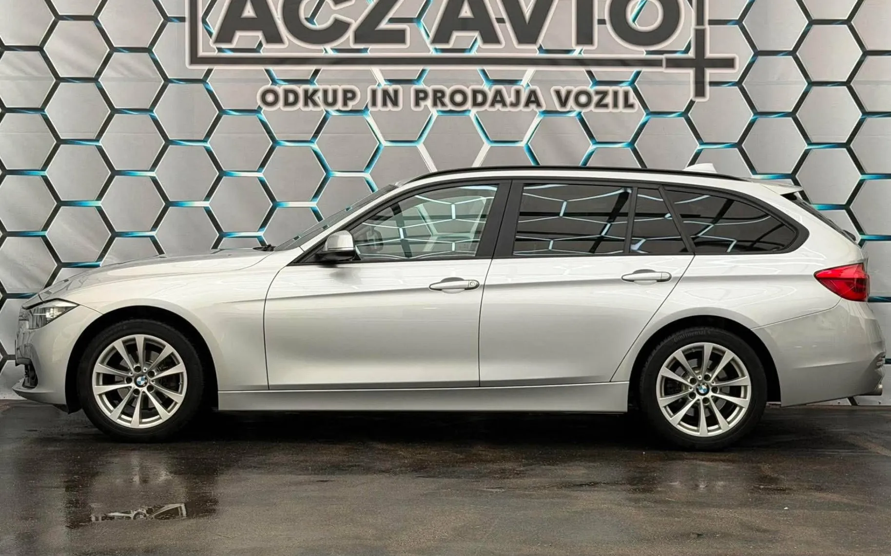 Notranja slika - BMW serija 3 Touring: - 318D•AUT•FACELIFT•NAVIGACIJA•SPORT PAKET•F1•PDC•.. - 7