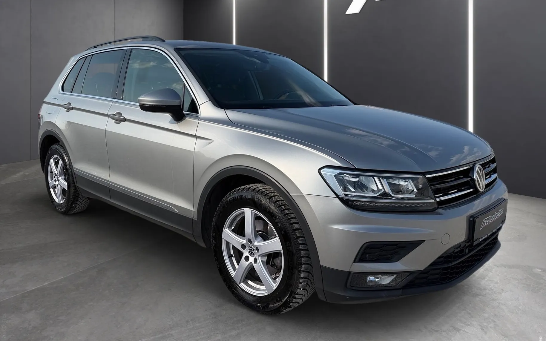 Zunanja slika - Volkswagen Tiguan - 2.0 TDI Comfortline Kamera - LED - Kljuka... - 2