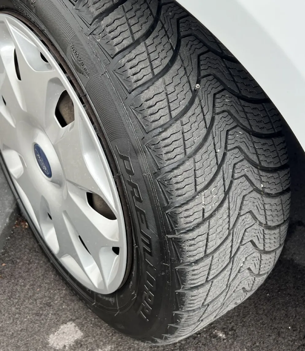 Zunanja slika - Ford Tourneo Connect - 1.5 TDCi+R.KAMERA+PDC+KLJUKA+NOSILCI - 18