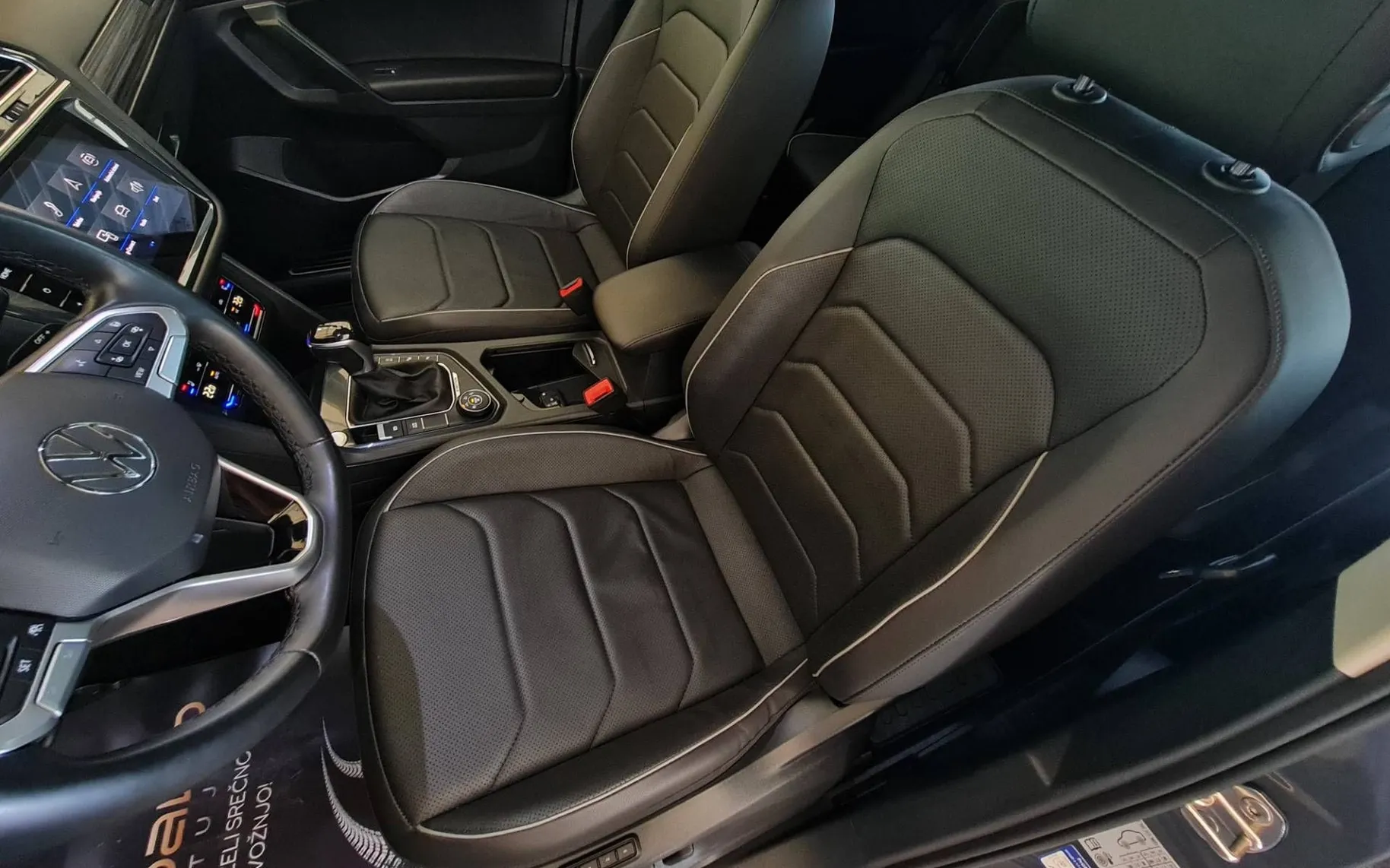 Notranja slika - Volkswagen Tiguan Allspace - 4motion 2.0 TDI Elegance DSG•Matrix•Head-Up disp.. - 10