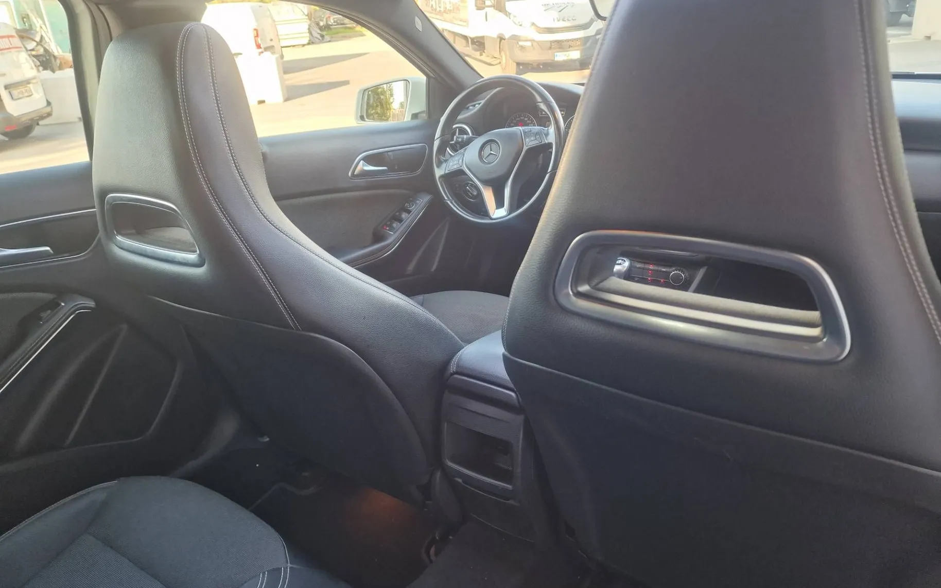 Notranja slika - Mercedes-Benz A-Razred - 180 LED-XENON PANORAMA NAVIG. ODLIČEN - 11