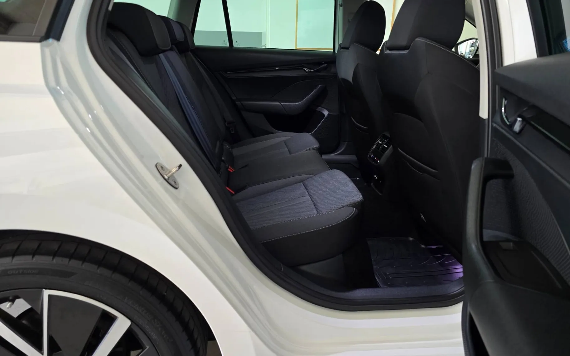 Notranja slika - Škoda Octavia - Combi 2.0 TDI Clever- LED.virtual.kamera.nav.ALU18 - 20