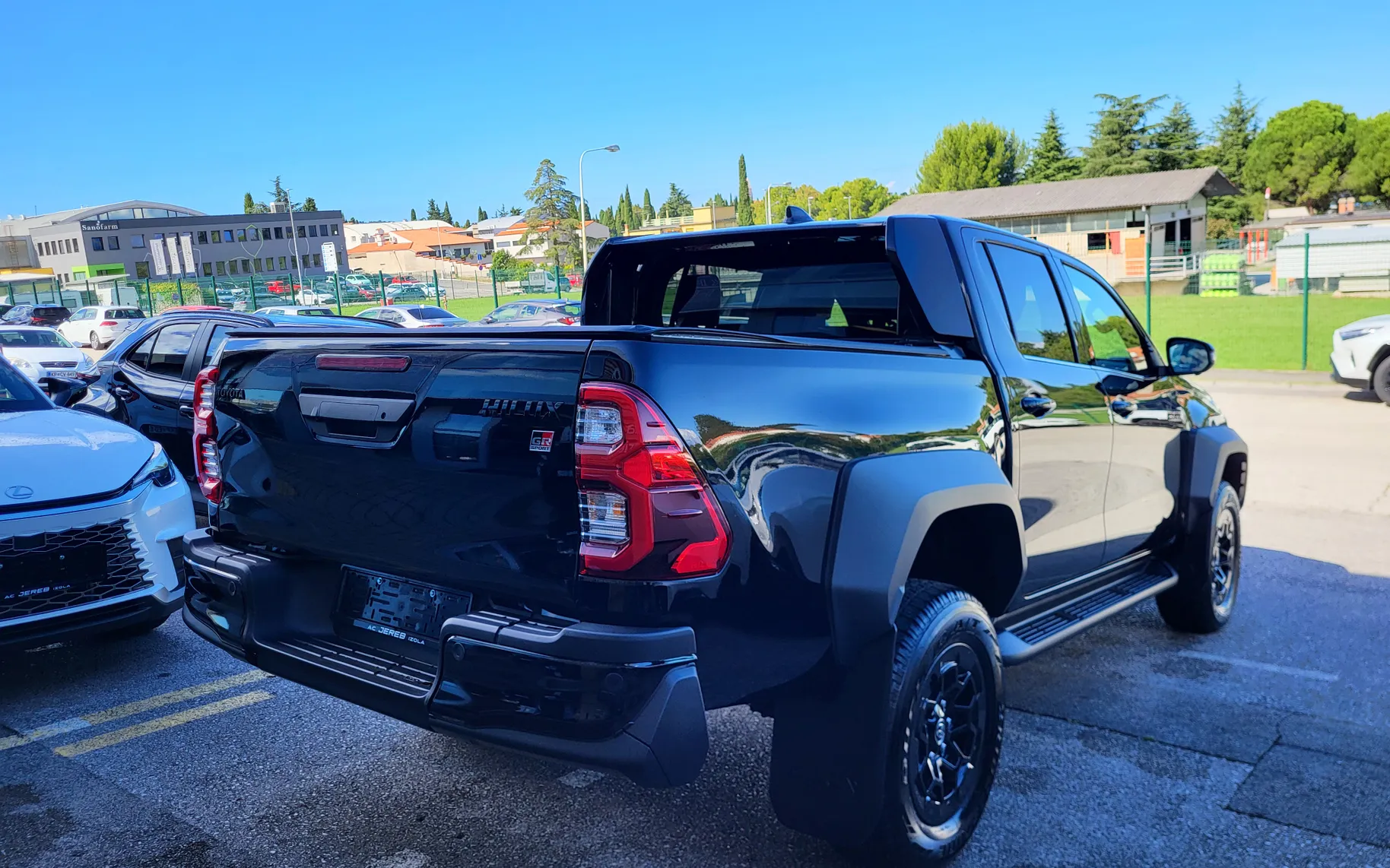 Zunanja slika - Toyota Hilux - 2.8 D-4D GR Sport - 6